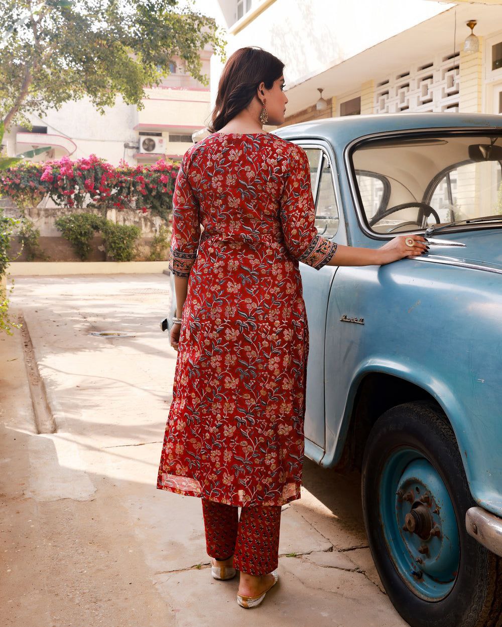 Floral Printed Knee Length V Neck Rayon Kurti And Pant Set With Printed Dupatta