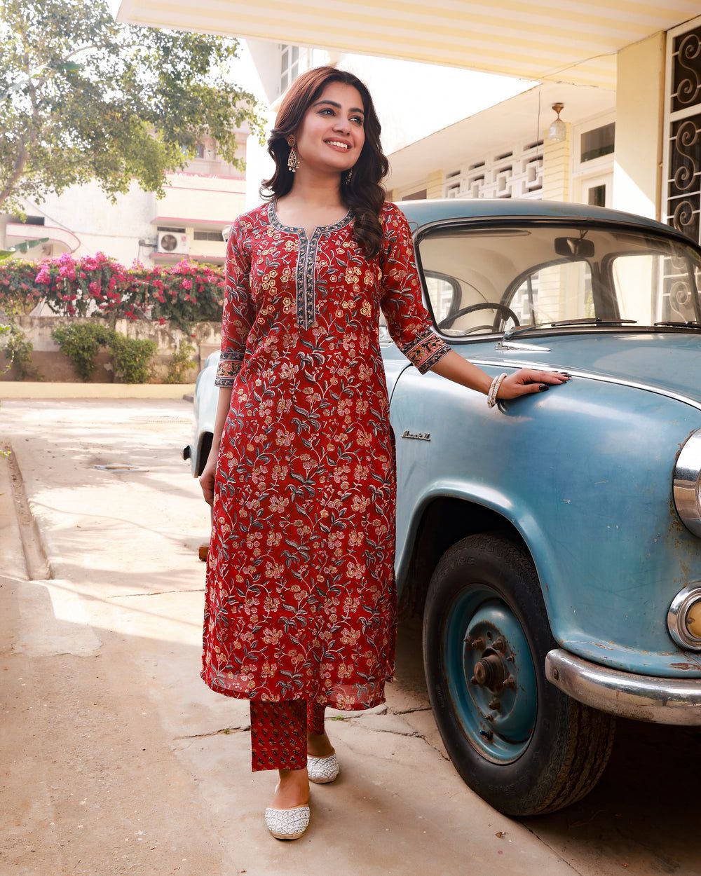 Floral Printed Knee Length V Neck Rayon Kurti And Pant Set With Printed Dupatta