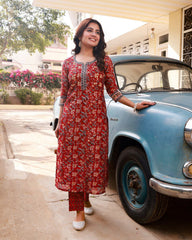 Floral Printed Knee Length V Neck Rayon Kurti And Pant Set With Printed Dupatta-HFXMA-K155-MAROON