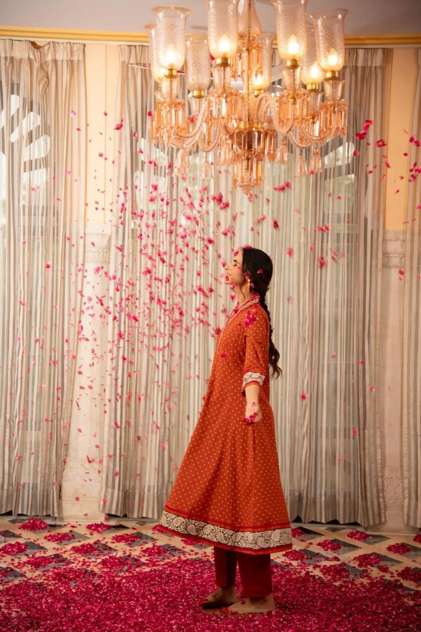 Women's Printed Knee Length V Neck Rayon Kurti And Pant Set