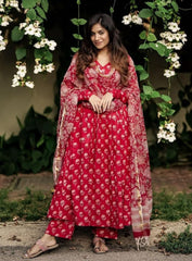 Women's Floral Printed Knee Length Flared Rayon Kurti And Pant Set With Cotton Printed Dupatta (K169)-HFXMA-K169-RED