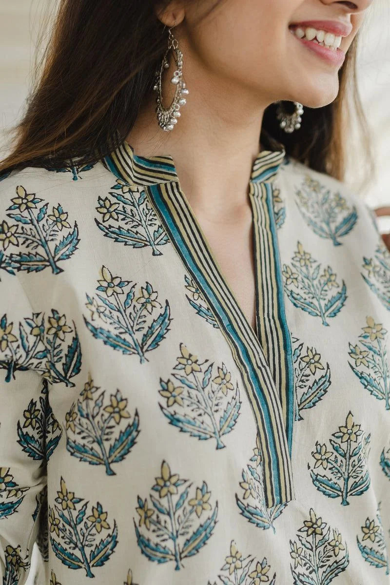 Women's Floral Printed Knee Length V Neck 3/4 Sleeves Rayon Kurta Set (K195)