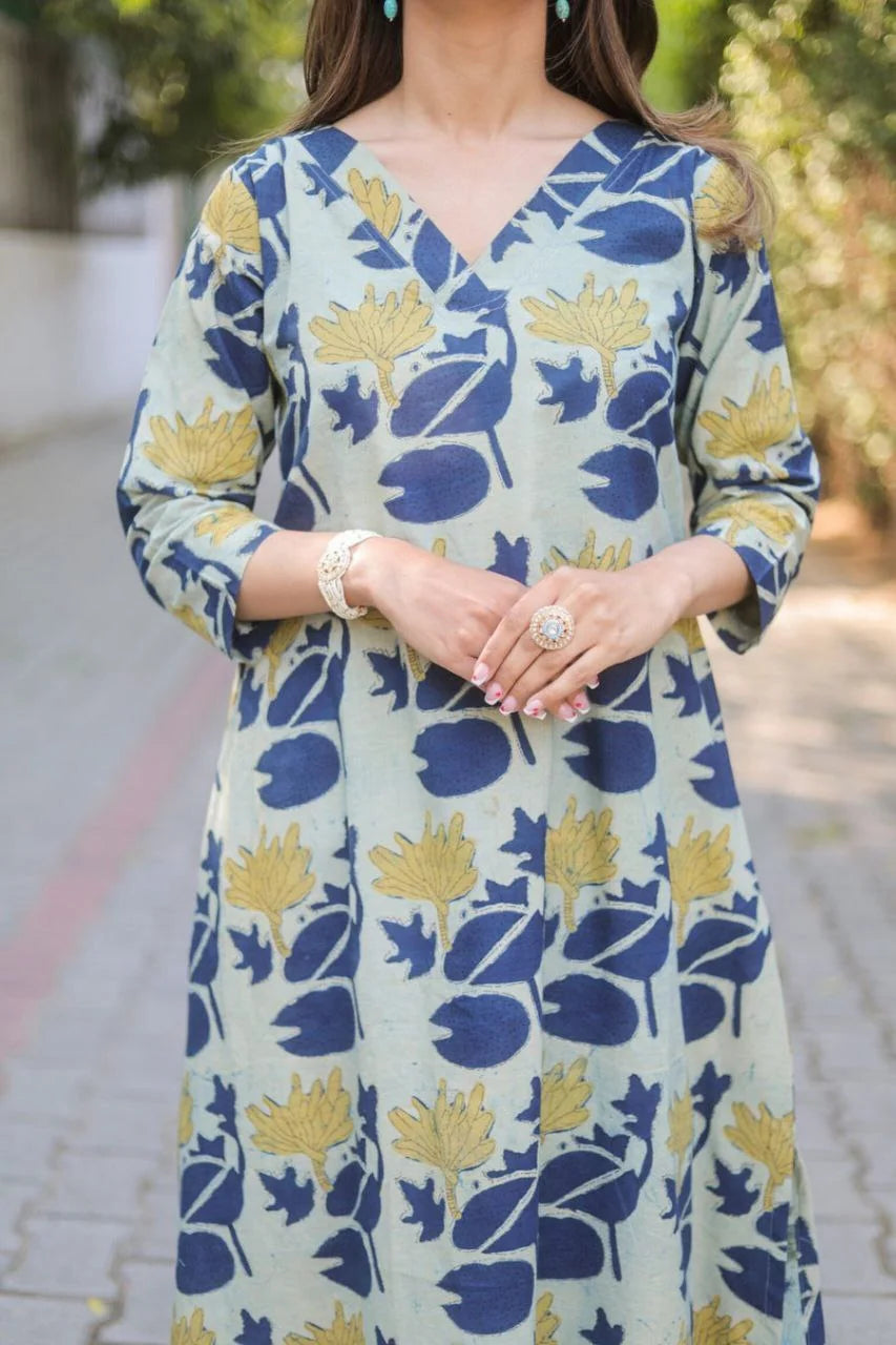 Women's Floral Printed Knee Length V Neck Kurta set (K199)