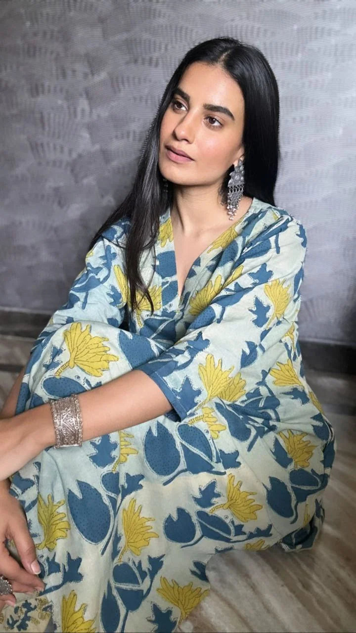 Women's Floral Printed Knee Length V Neck Kurta set (K199)