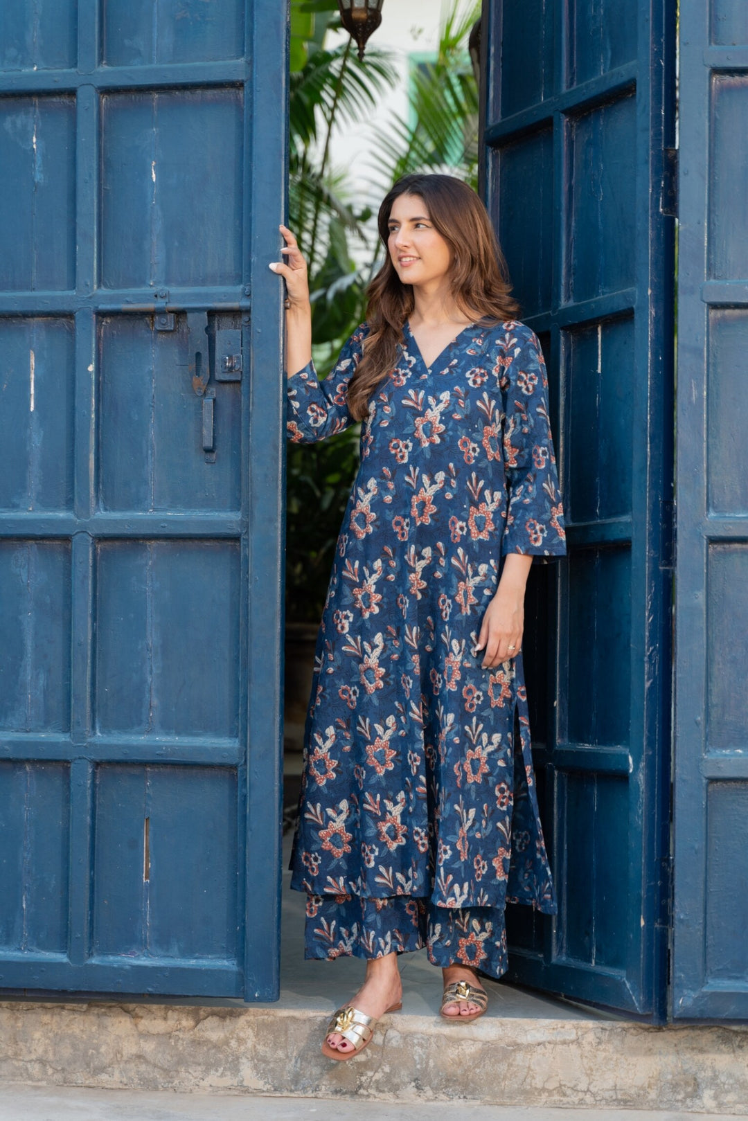 Floral Printed V Neck Rayon Kurta And Pant Set For Women (K201)