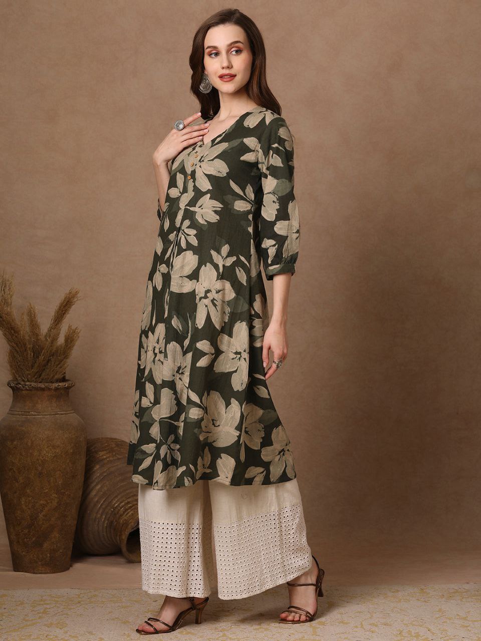 Women's Stylish Rayon Knee Length Kurti