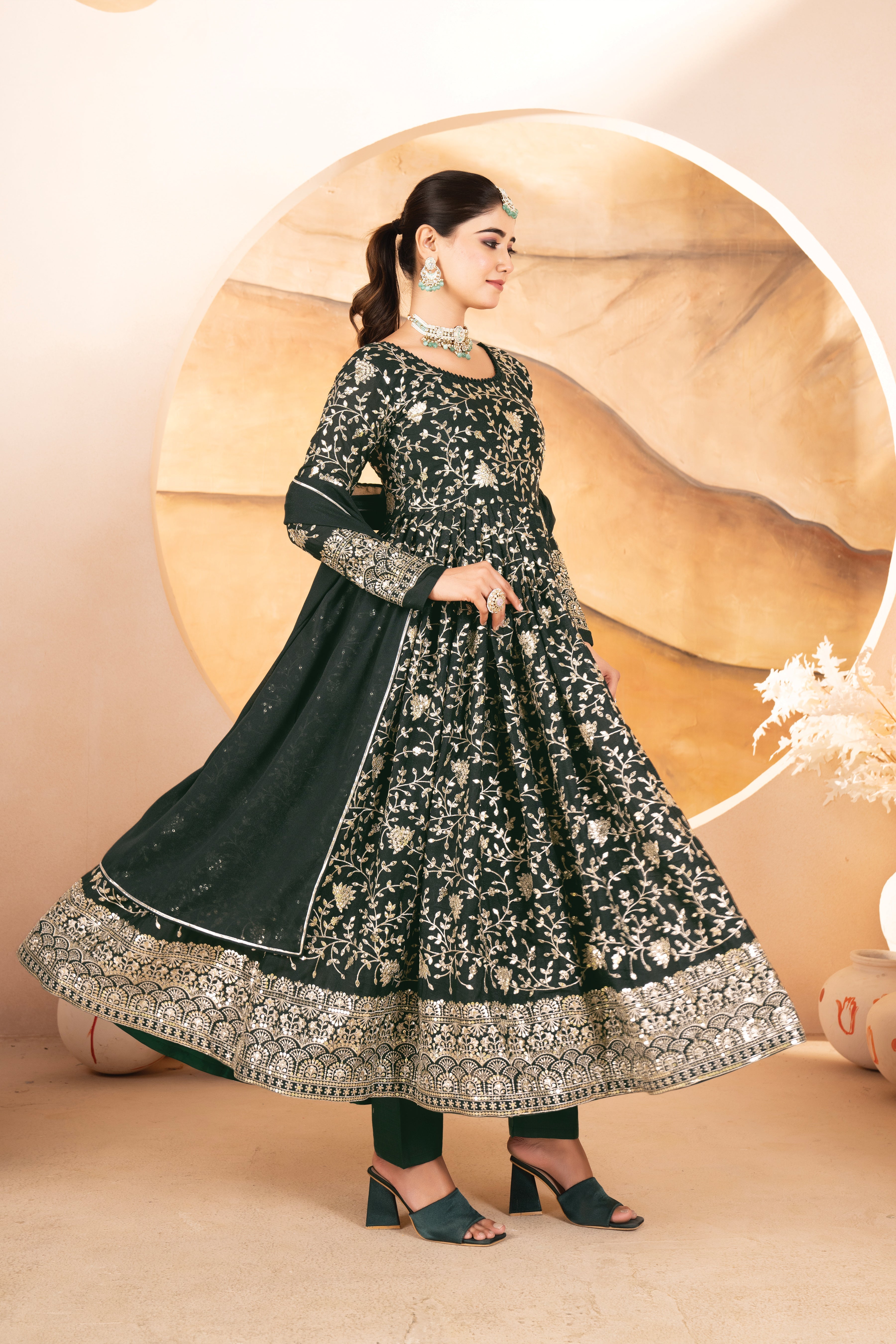 Women's Dark Green Georgette Embroidery Anarkali Suit Set With Dupatta