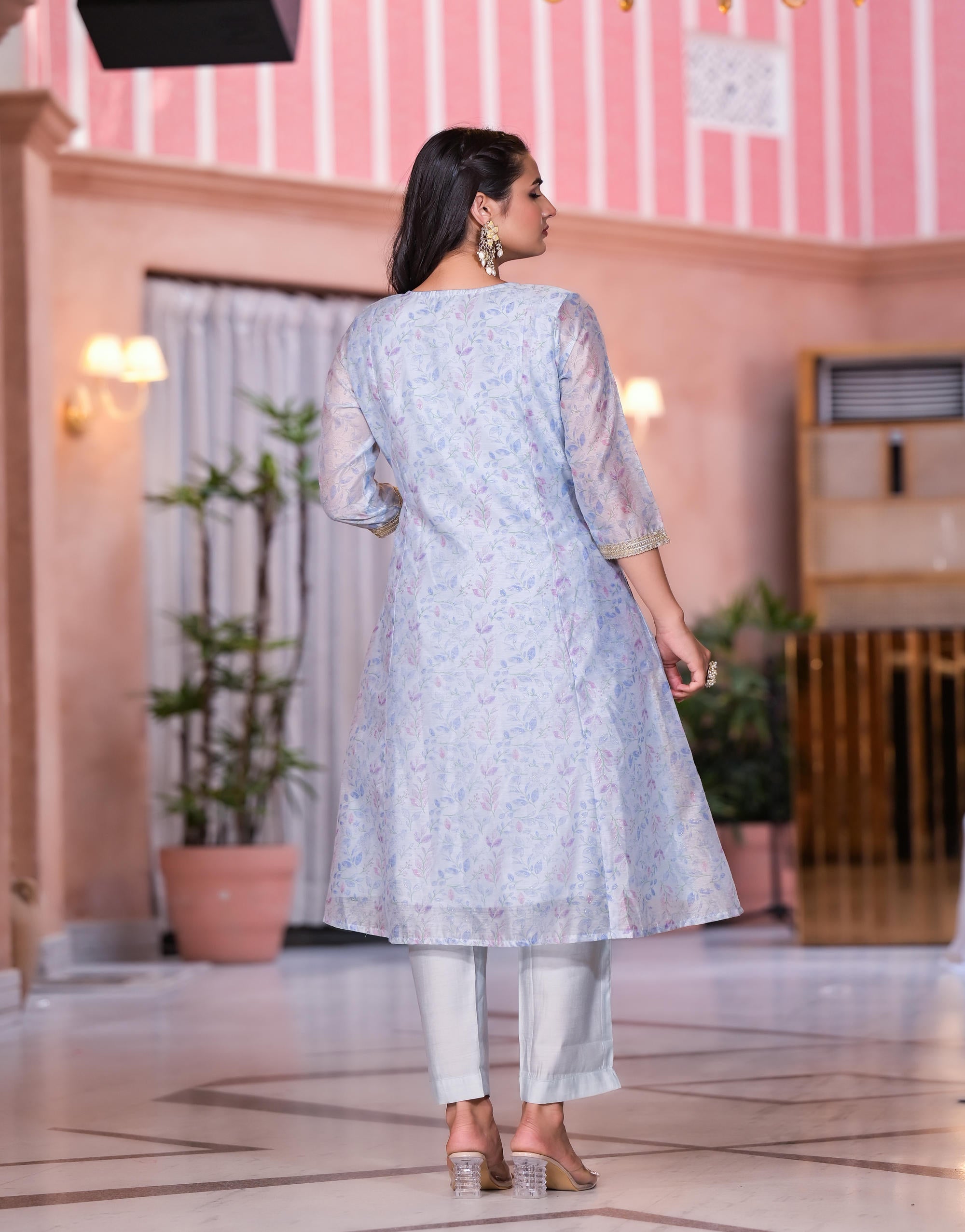 Grey Floral Printed Chanderi Kurta Set With Lace & Buttons | DesiQlo