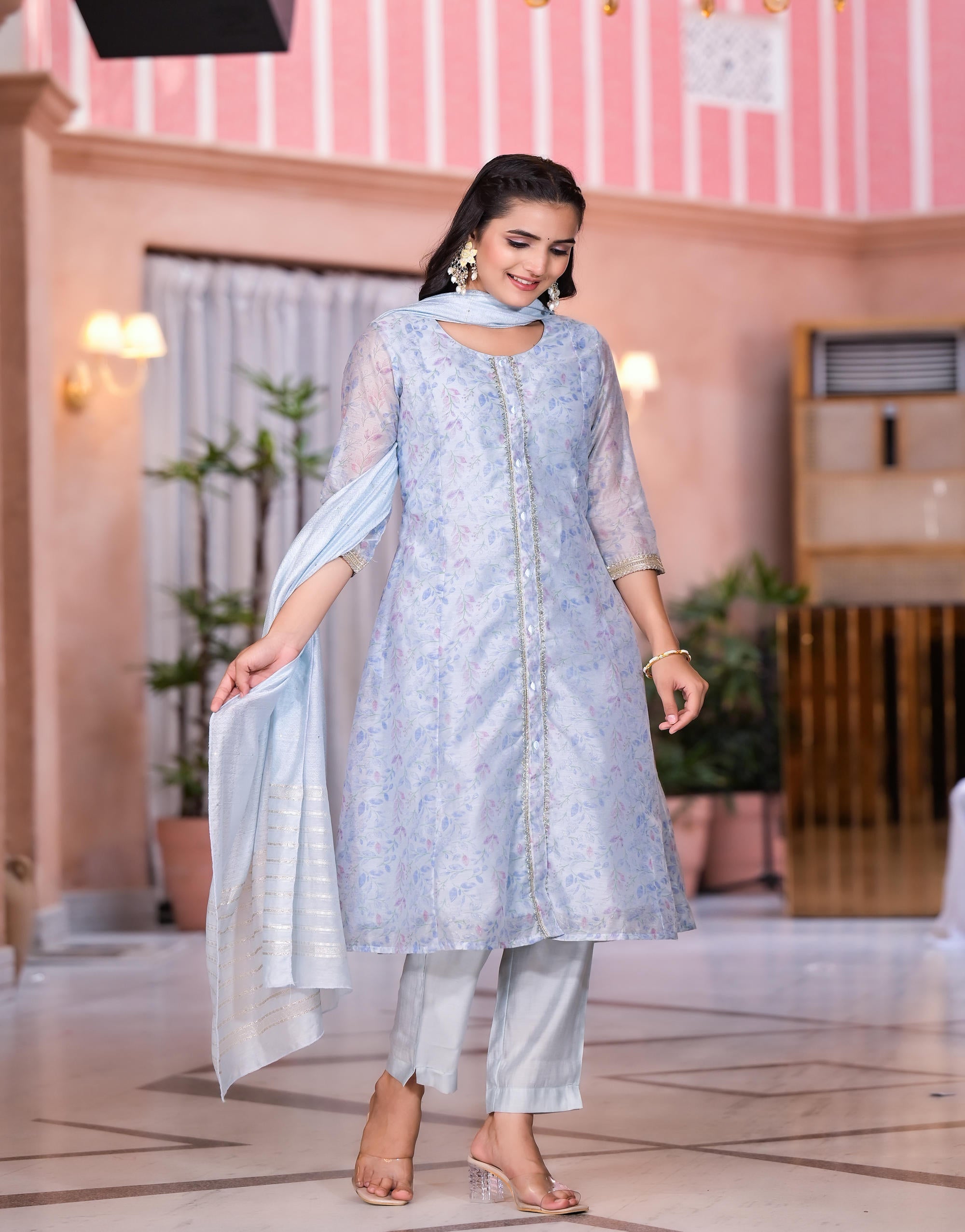 Grey Floral Printed Chanderi Kurta Set With Lace & Buttons | DesiQlo