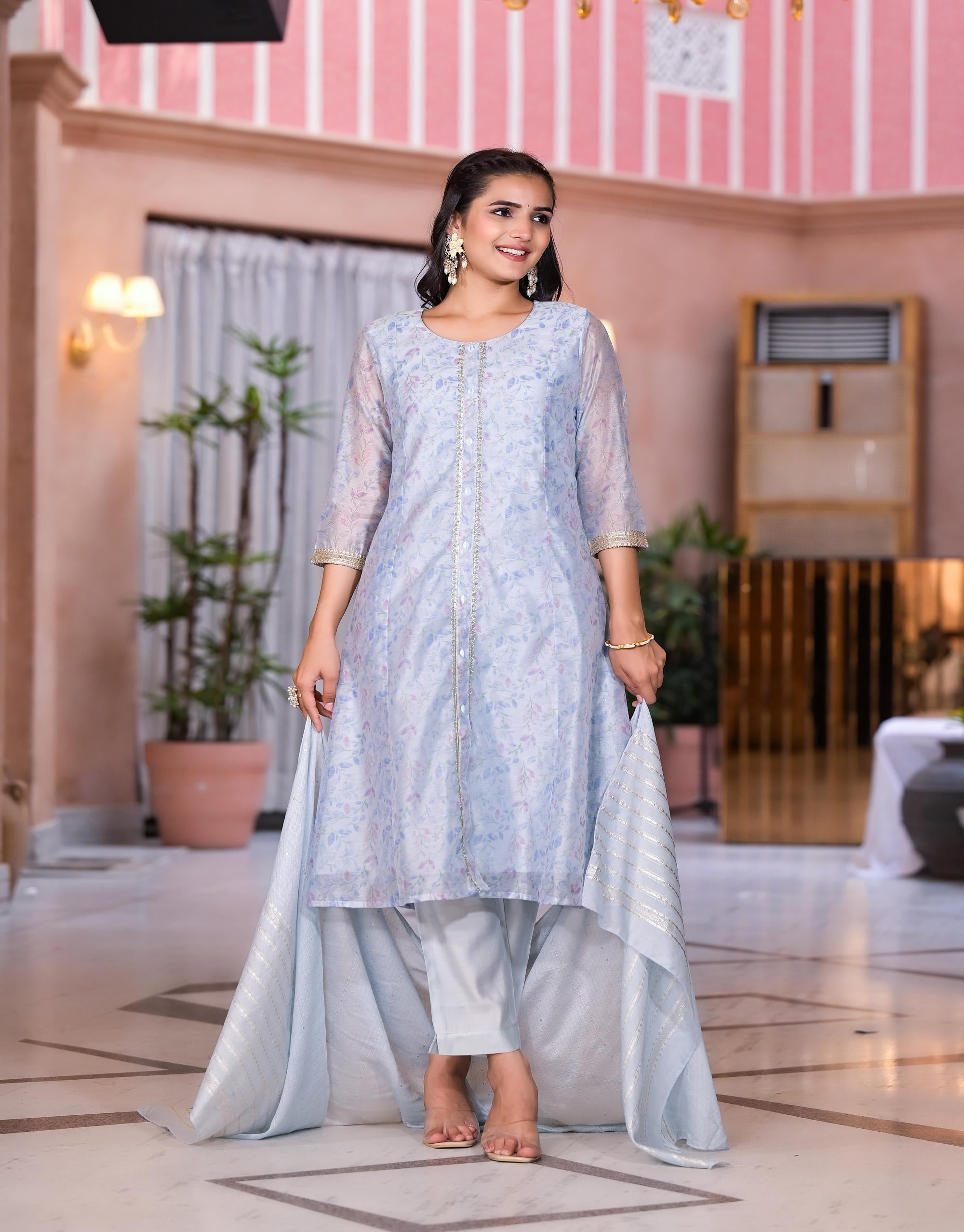 Grey Floral Printed Chanderi Kurta Set With Lace & Buttons | DesiQlo