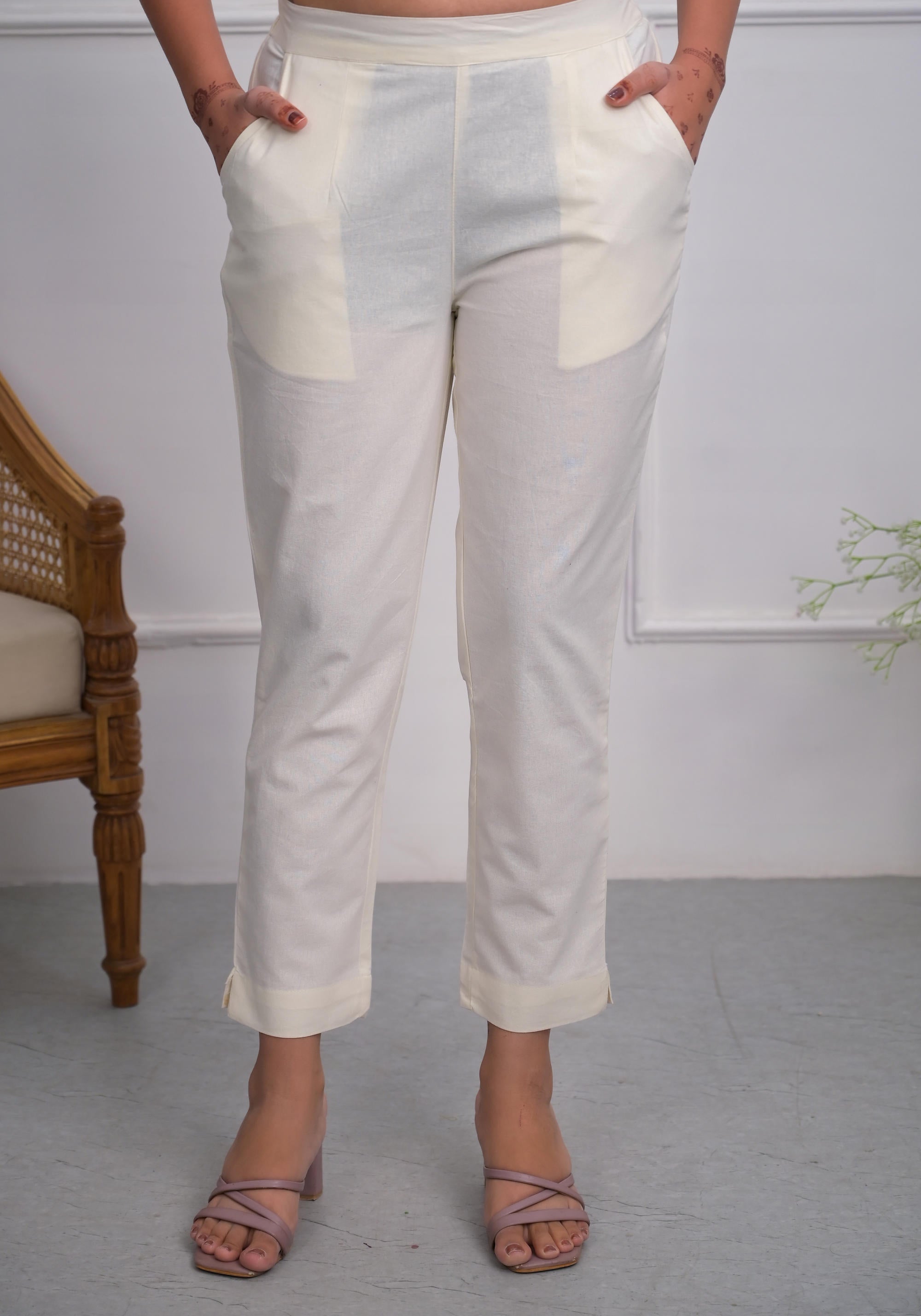White Solid Cotton Pants With Partially Elasticated Waistband And Two 