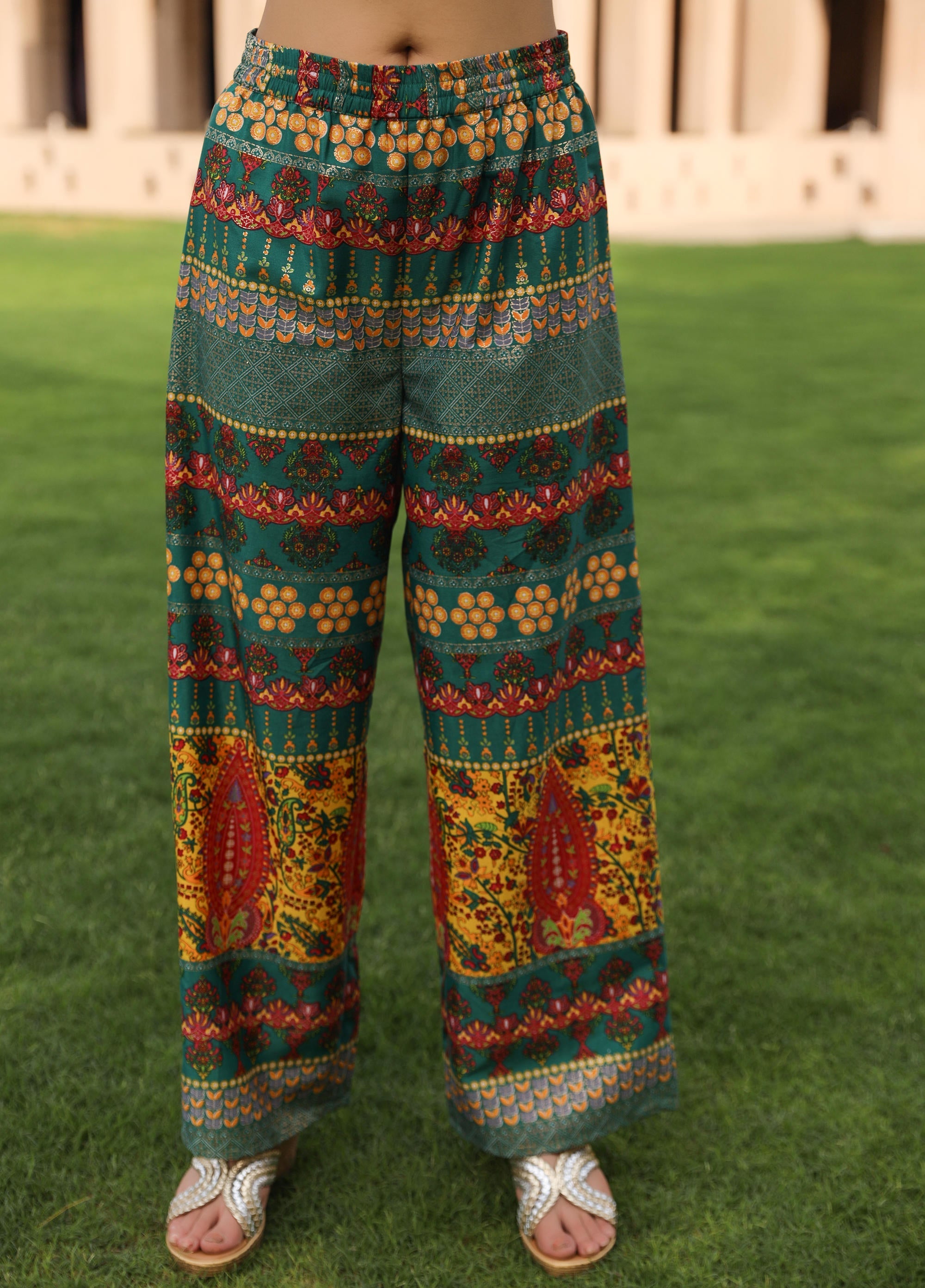 Green Ethnic Motif Printed Viscose Kurta Pant And Dupatta Set With Bea
