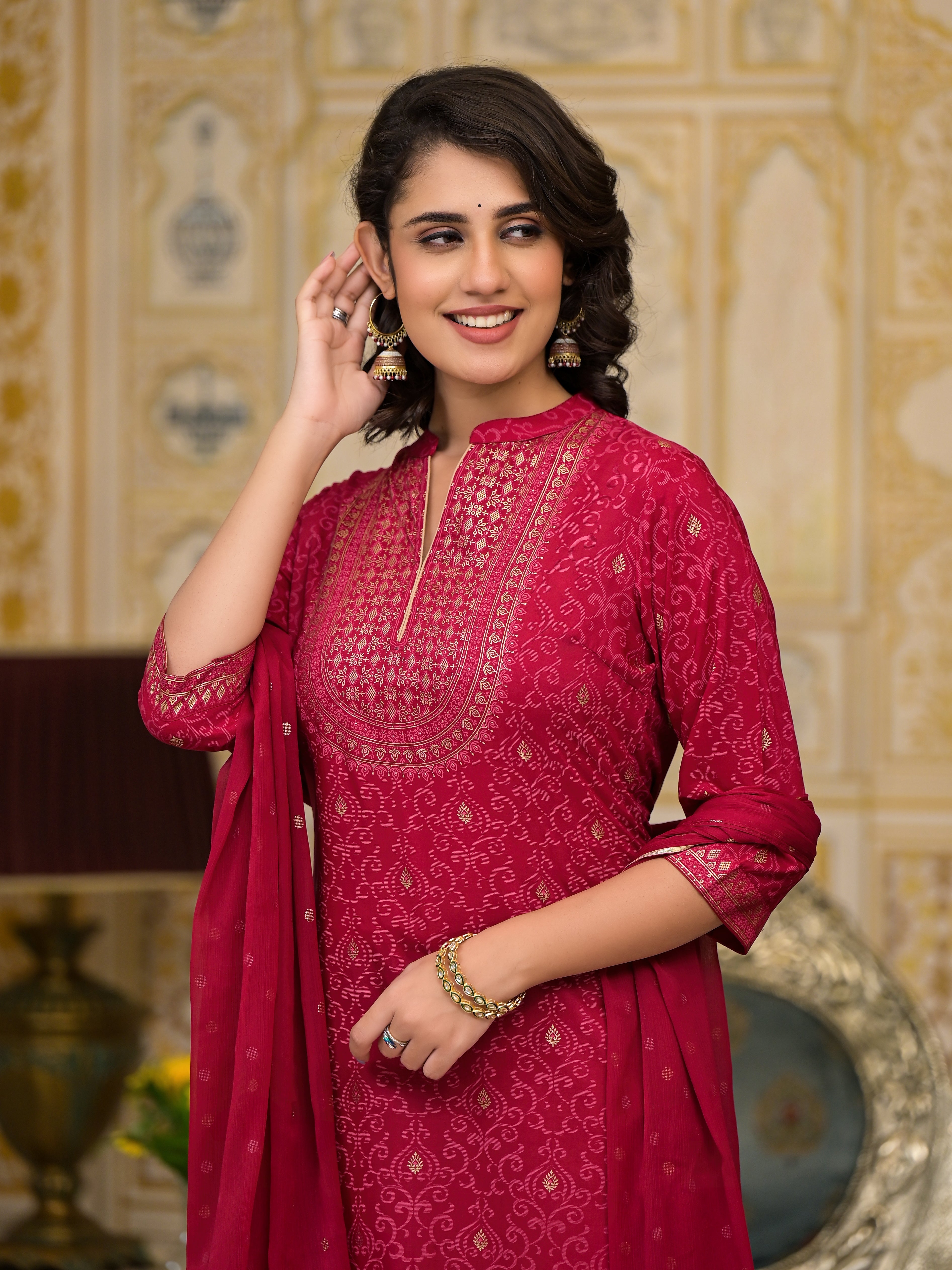 Women Red Printed Straight Kurta Pants & Dupatta Set | DesiQlo