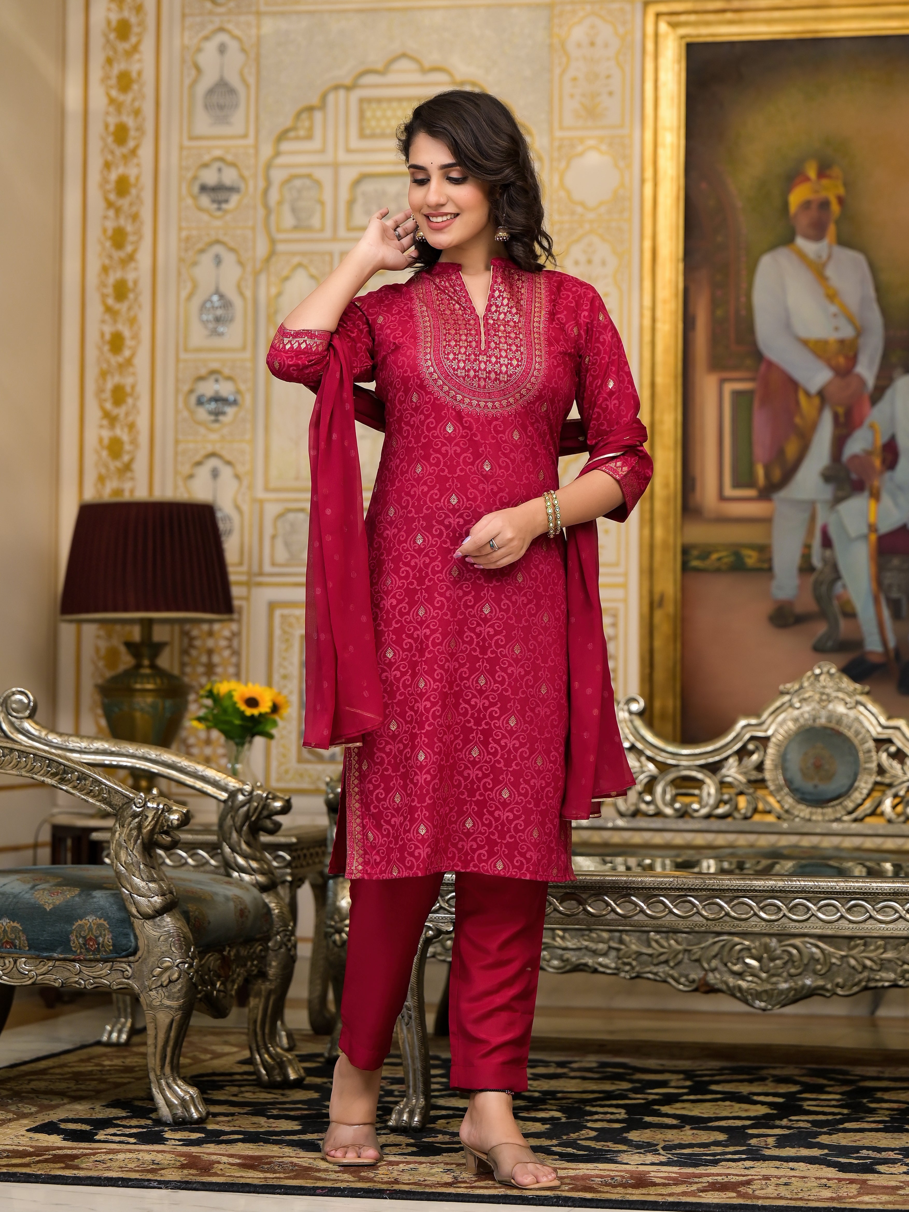 Women Red Printed Straight Kurta Pants & Dupatta Set | DesiQlo