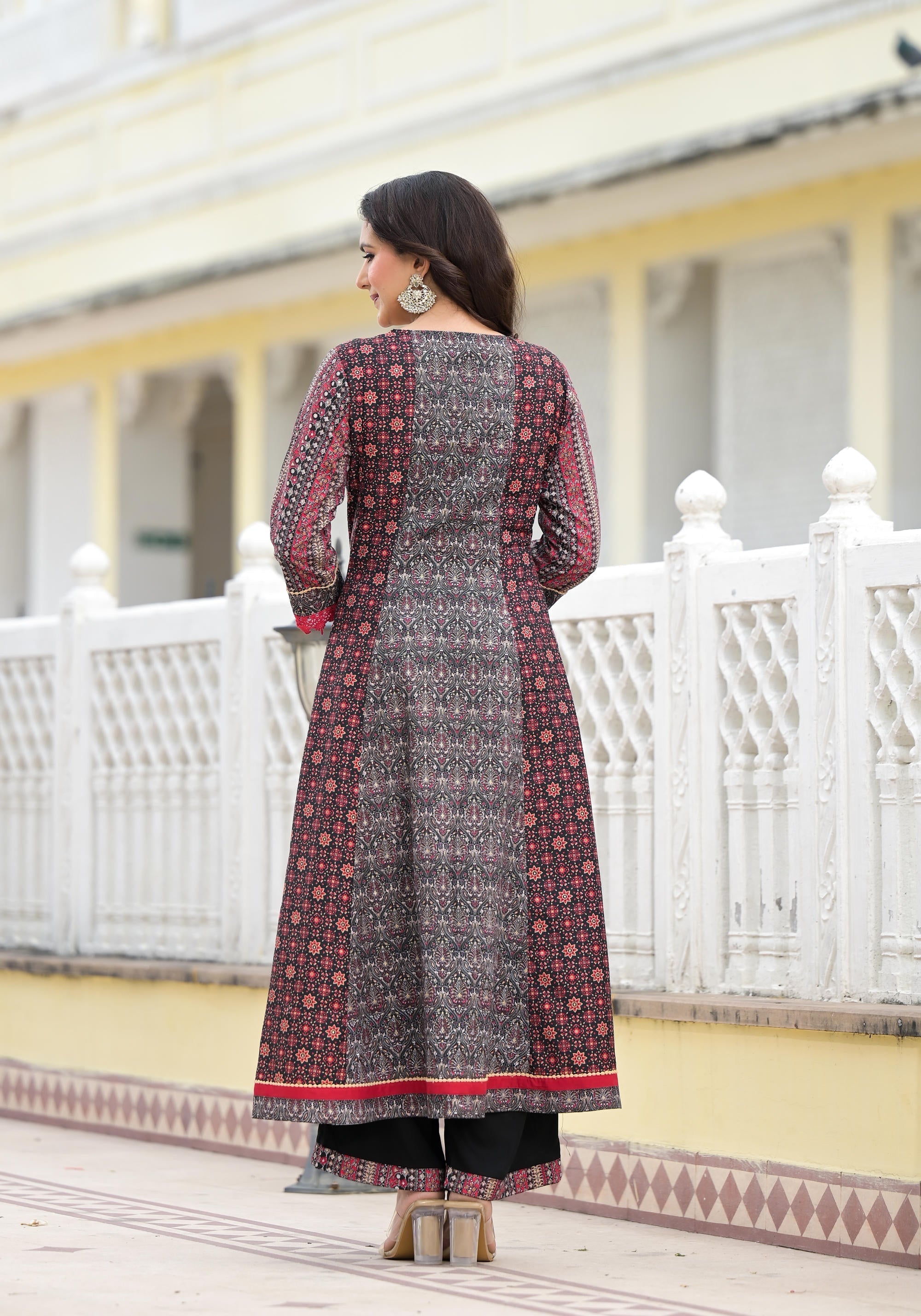 Black Ethnic Motif Printed Muslin Kurta Pant With Dupatta Set With Thr