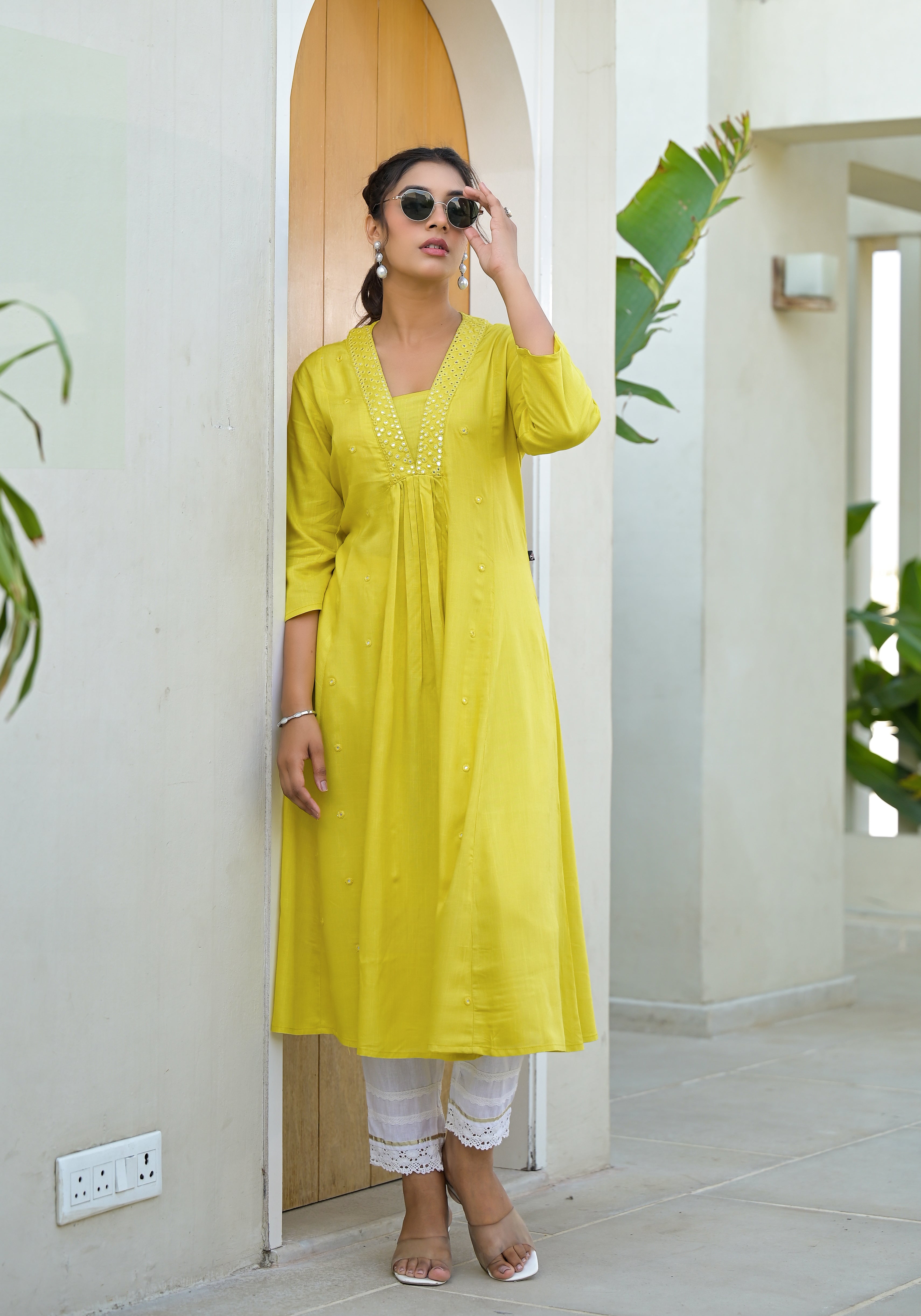 Yellow Solid Liva Rayon Kurta With Mirror Work | DesiQlo