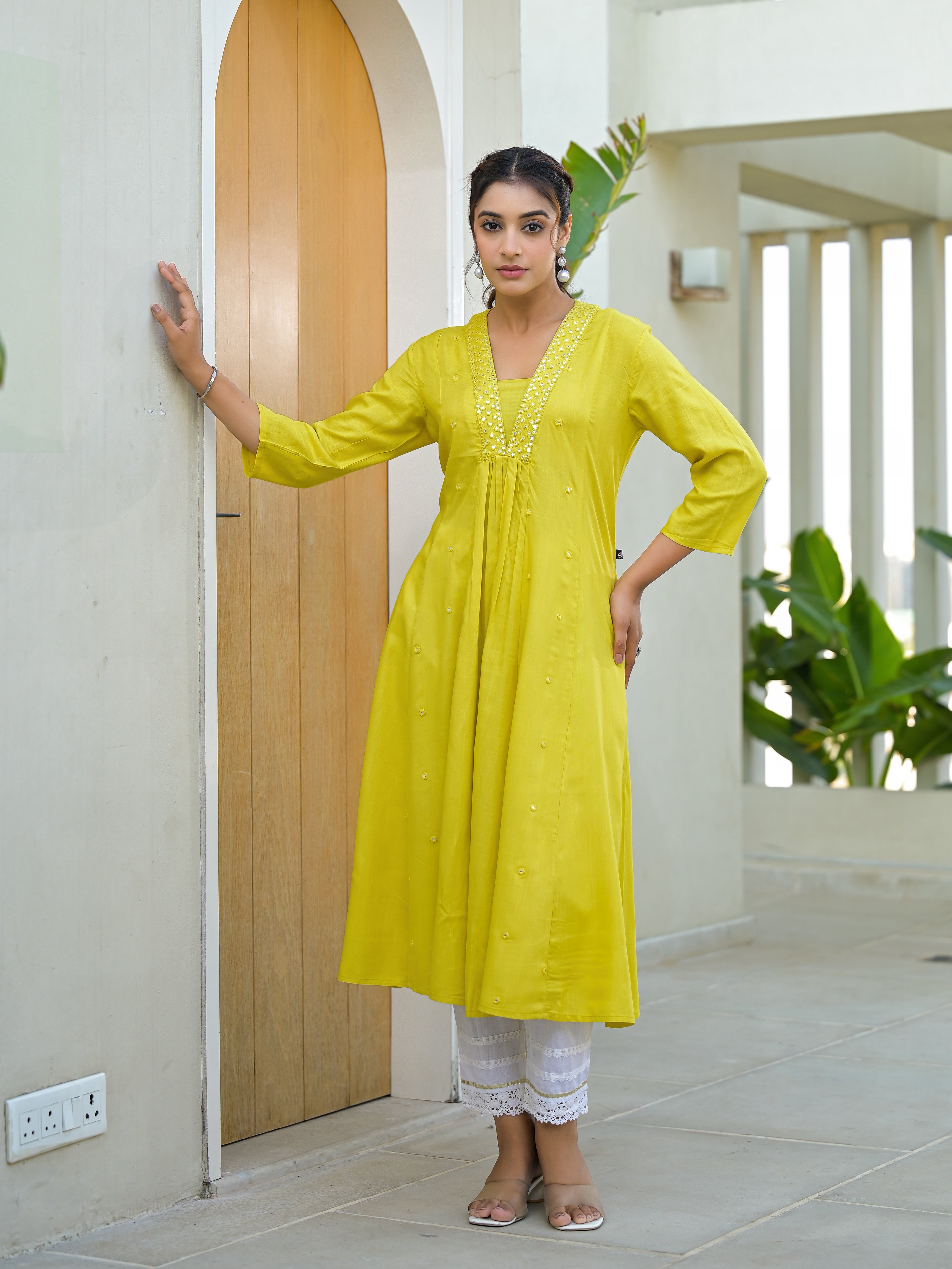 Yellow Solid Liva Rayon Kurta With Mirror Work | DesiQlo