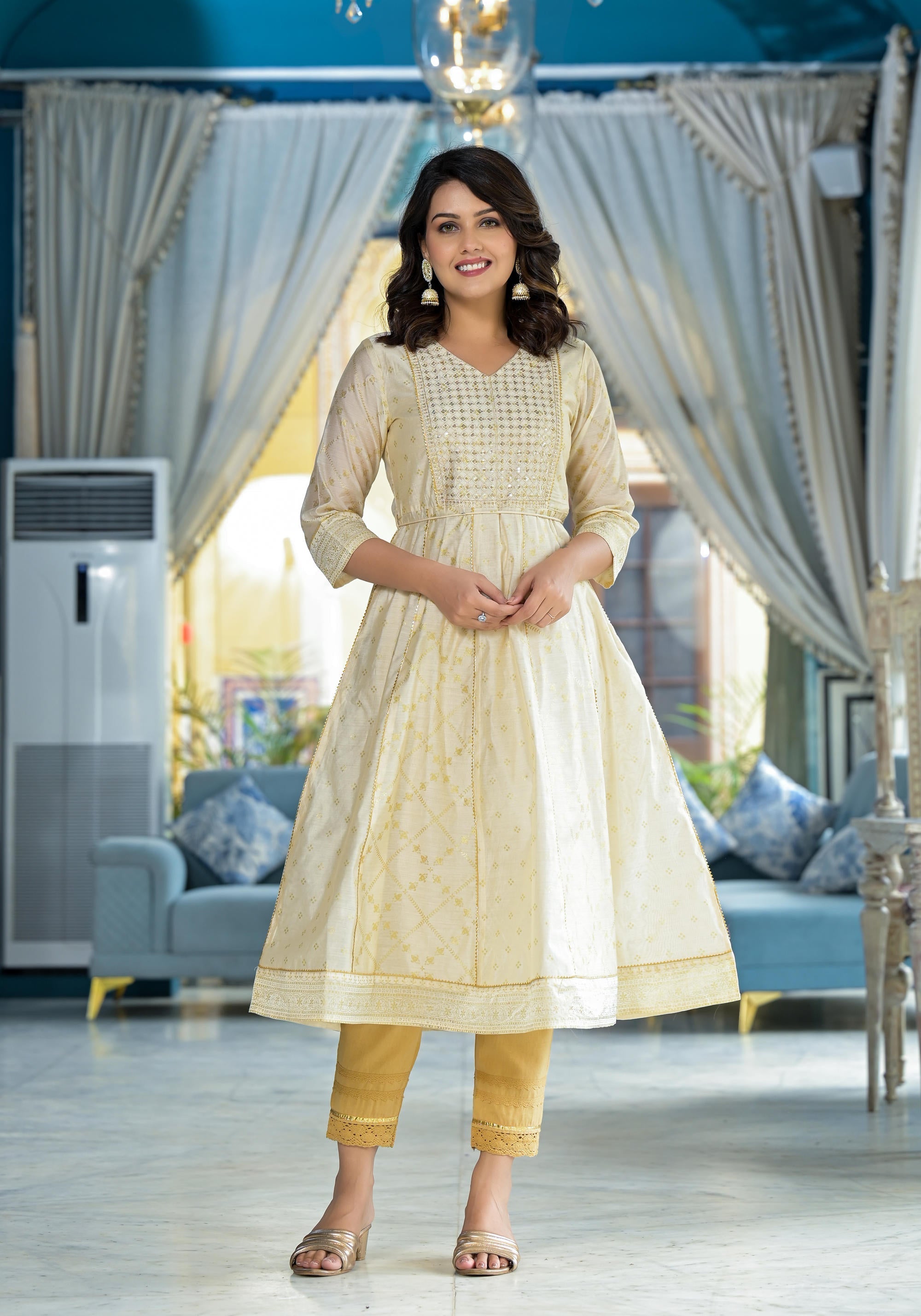 Ivory Ethnic Motif Printed Chanderi Kurta With Zari & Gota Patti Work 