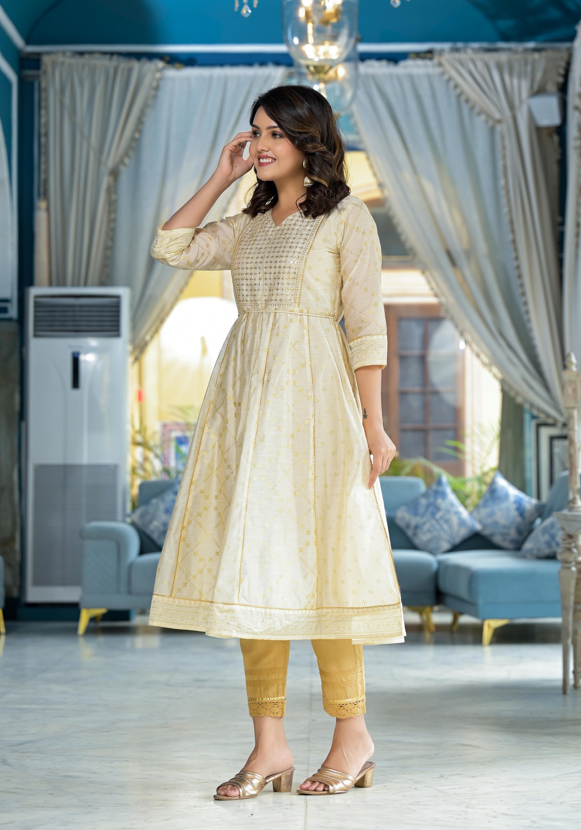 Ivory Ethnic Motif Printed Chanderi Kurta With Zari & Gota Patti Work 