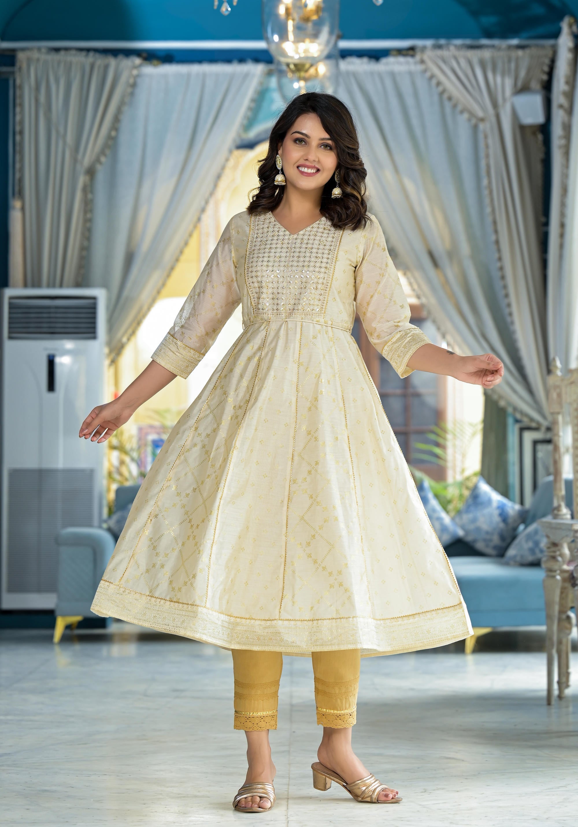 Ivory Ethnic Motif Printed Chanderi Kurta With Zari & Gota Patti Work 