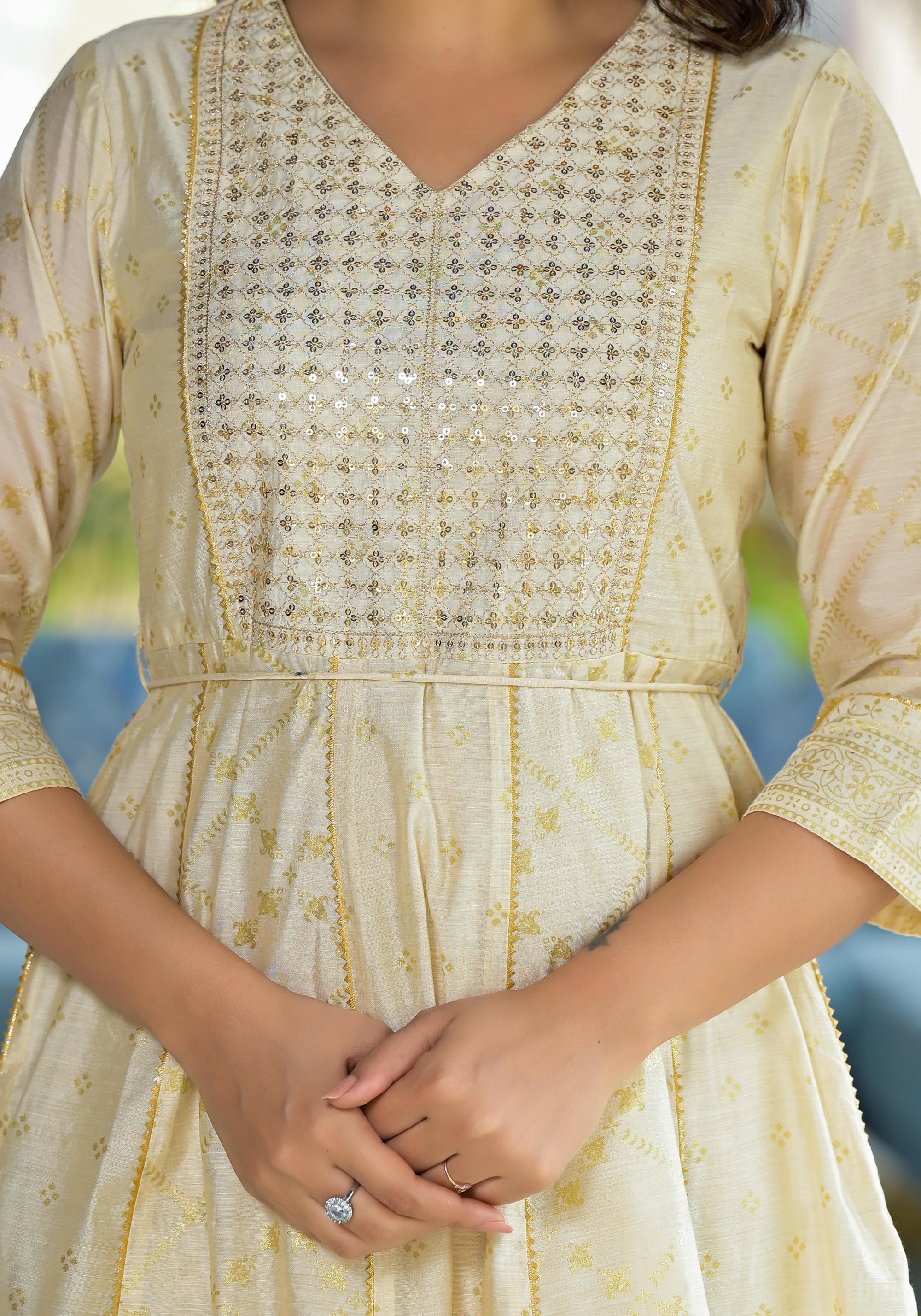 Ivory Ethnic Motif Printed Chanderi Kurta With Zari & Gota Patti Work 