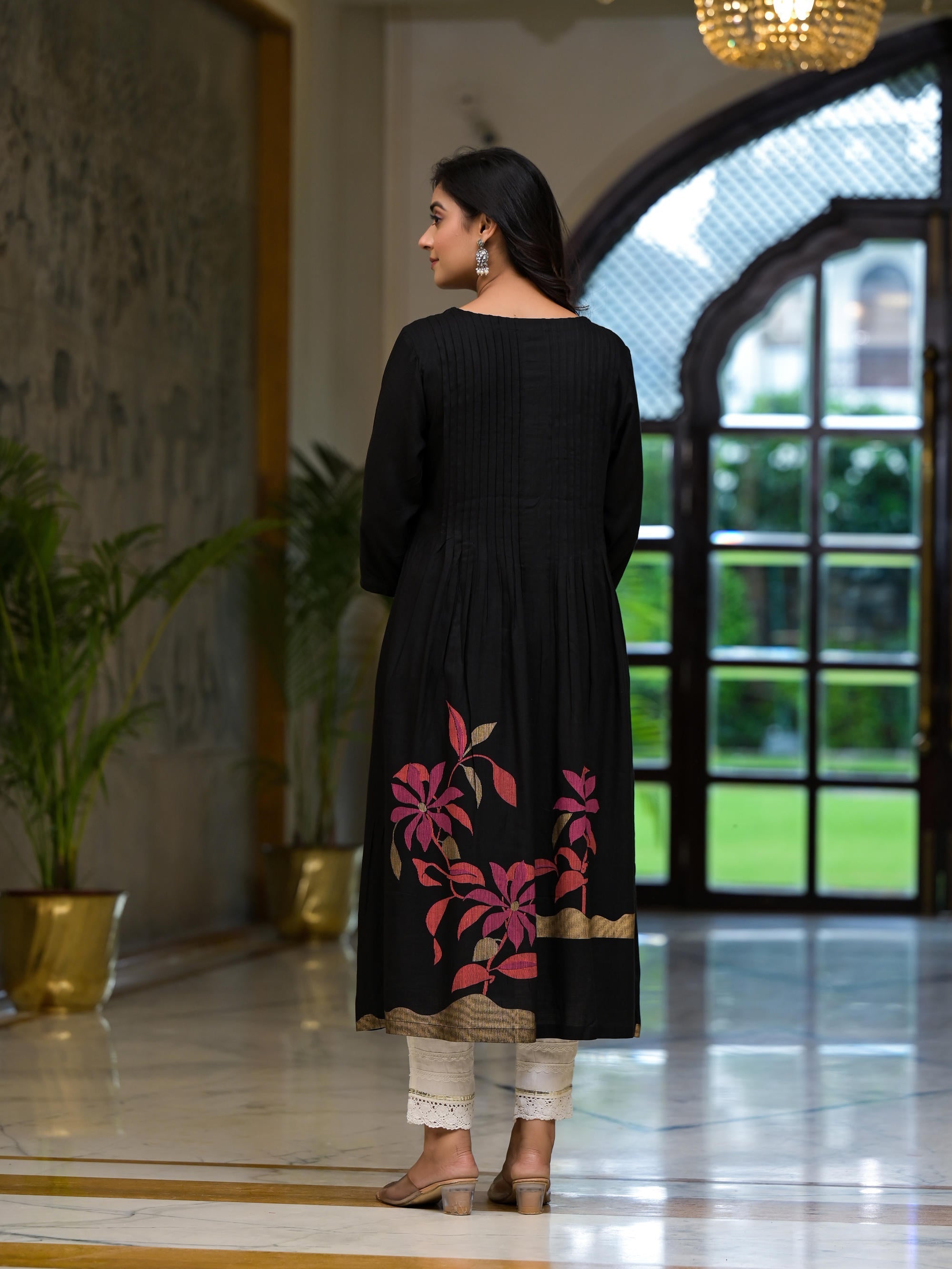 Black Floral Printed Rayon Kurta With Button Closure | DesiQlo