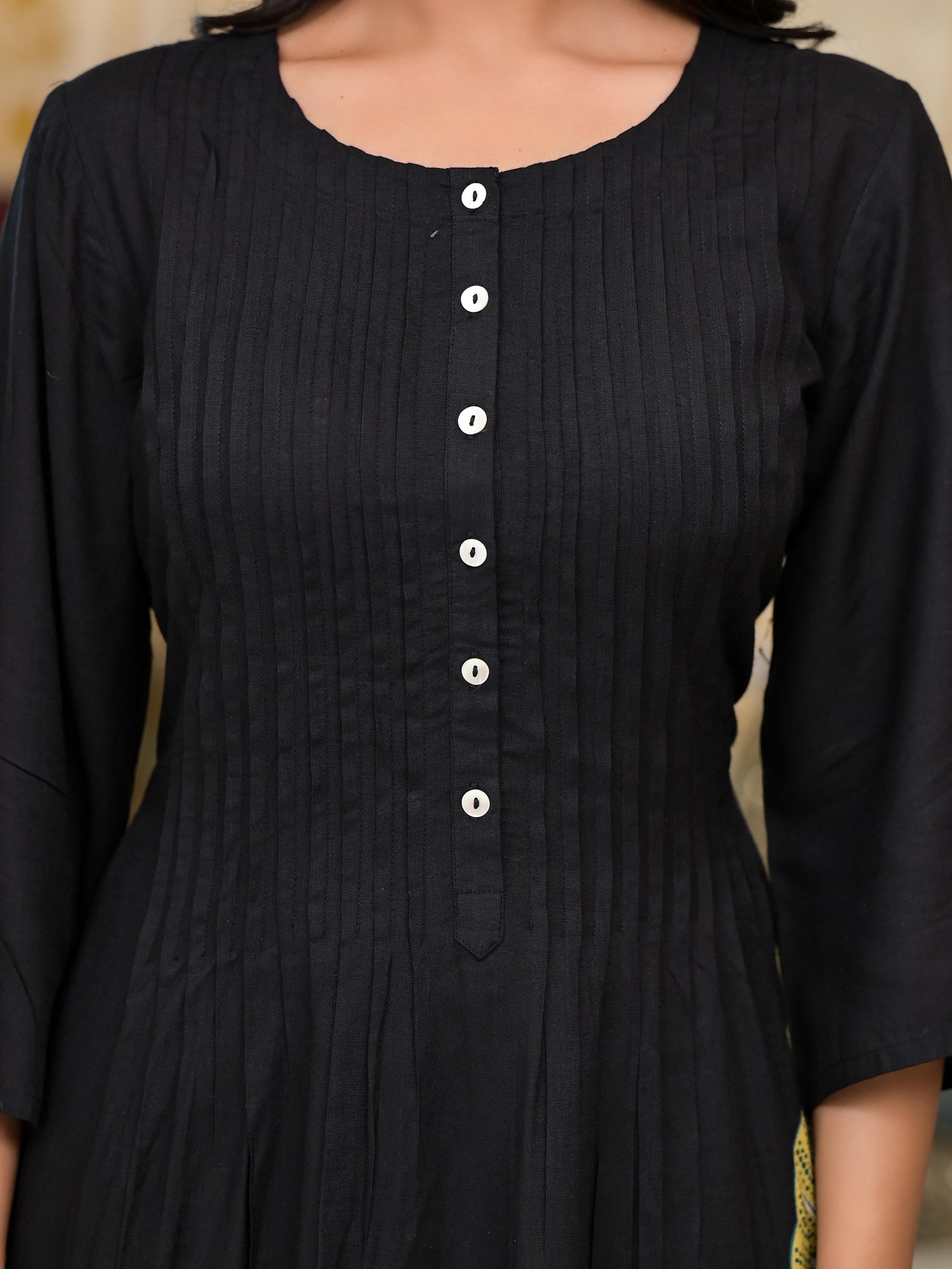 Black Floral Printed Liva Rayon Kurta With Buttons | DesiQlo