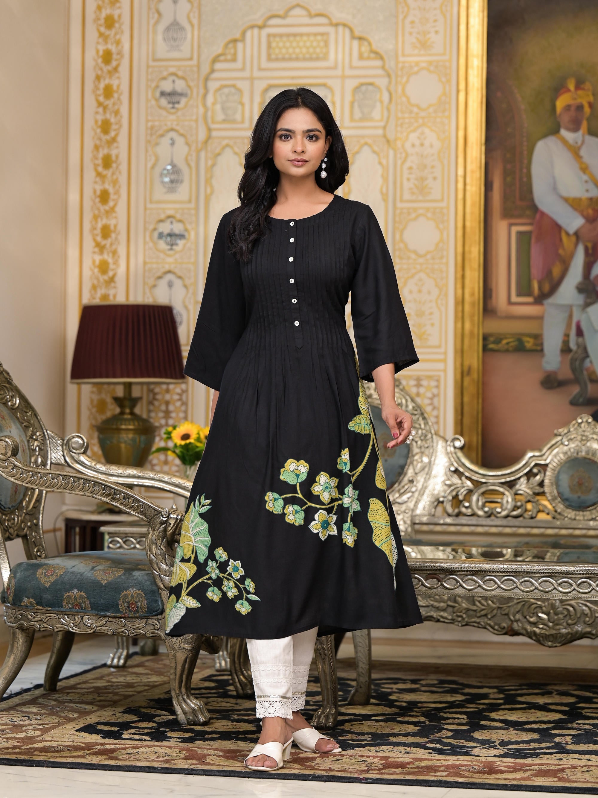 Black Floral Printed Liva Rayon Kurta With Buttons | DesiQlo