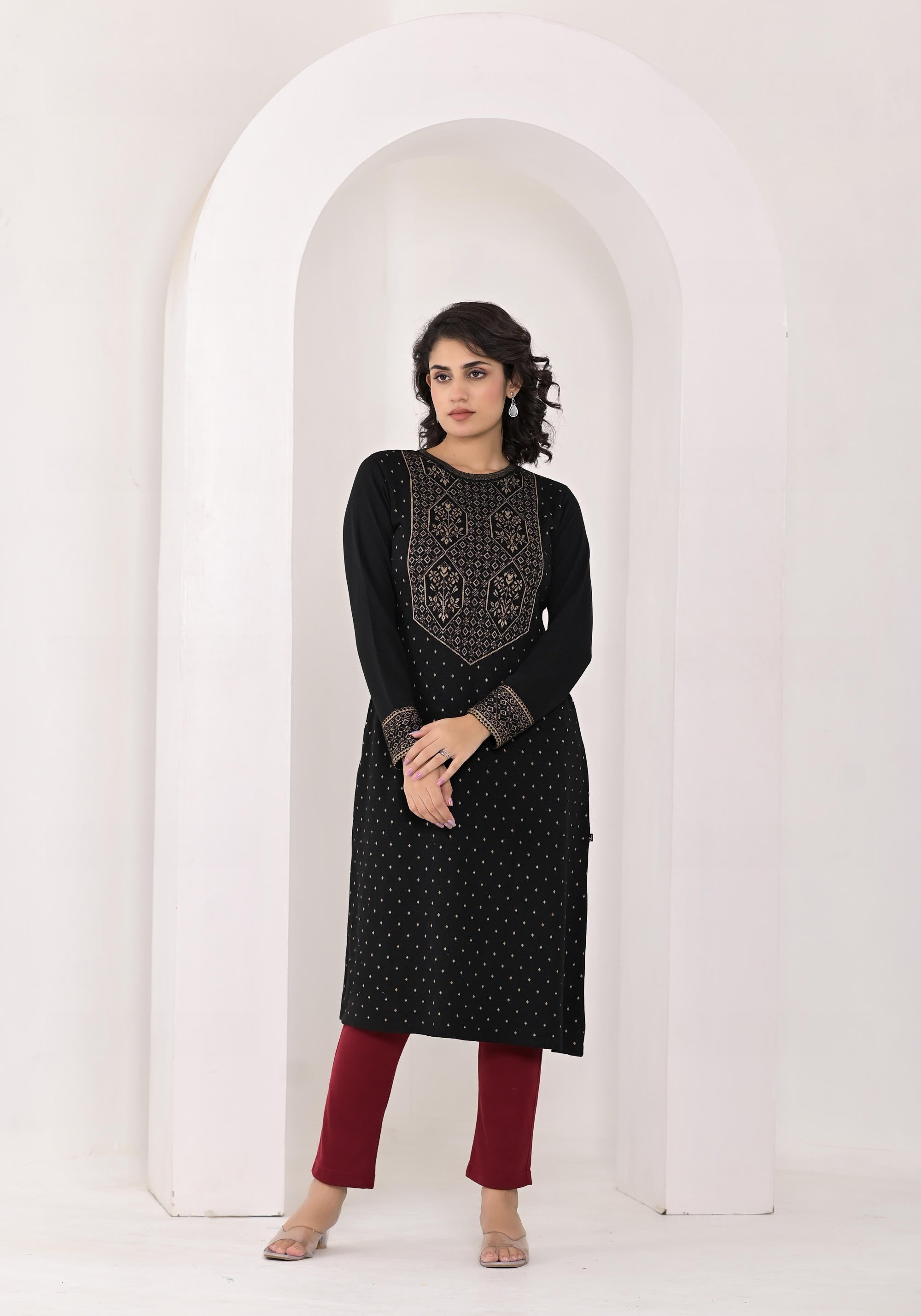 Black Ethnic Motif Printed Cotton Winter Wear Kurta | DesiQlo