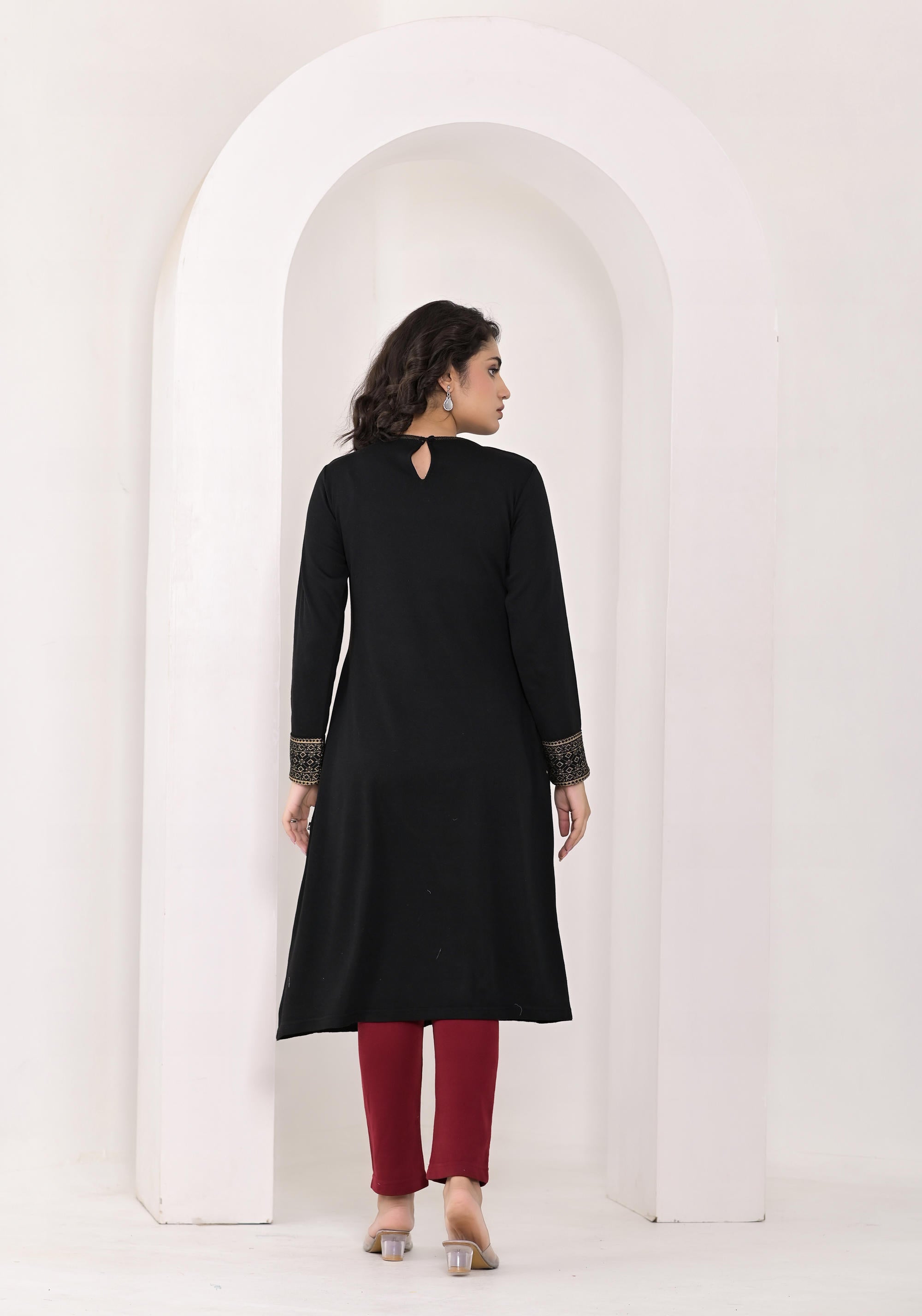 Black Ethnic Motif Printed Cotton Winter Wear Kurta | DesiQlo