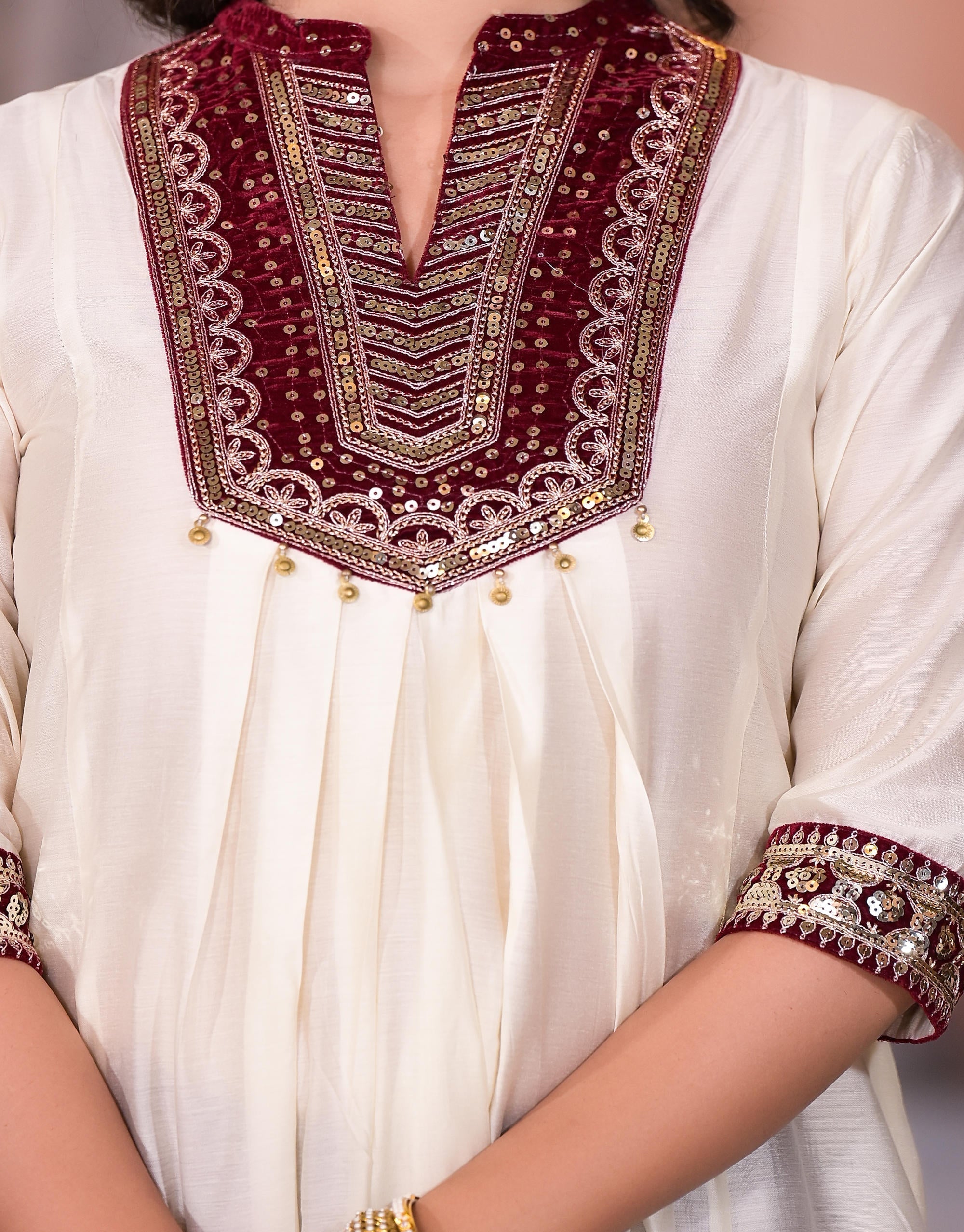 Ivory Zari Embroidered Chanderi Kurta Set With Sequins & Beads | DesiQ