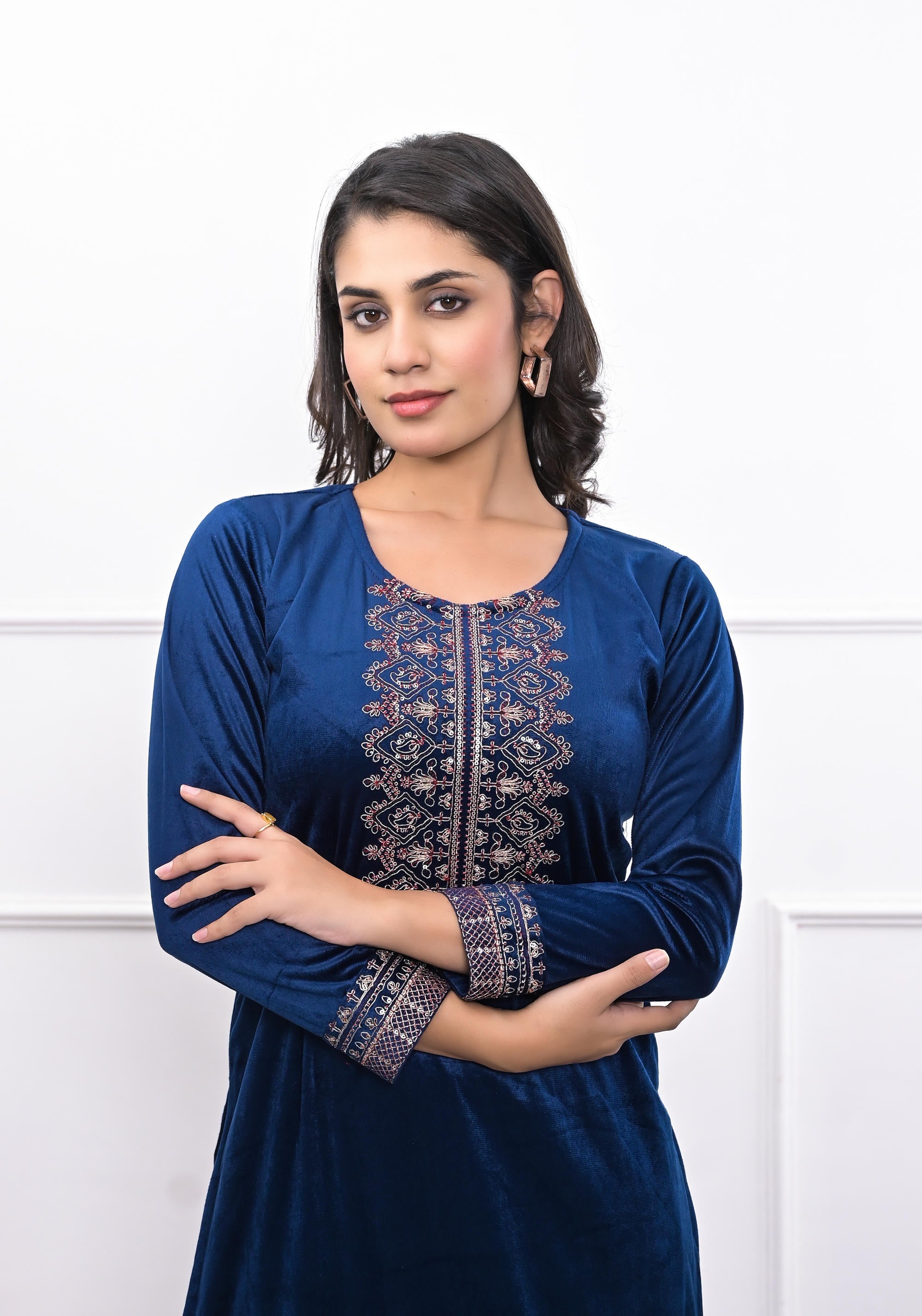 Velvet Blue Kurta & Pant Set with Thread Work & Sequins | DesiQlo