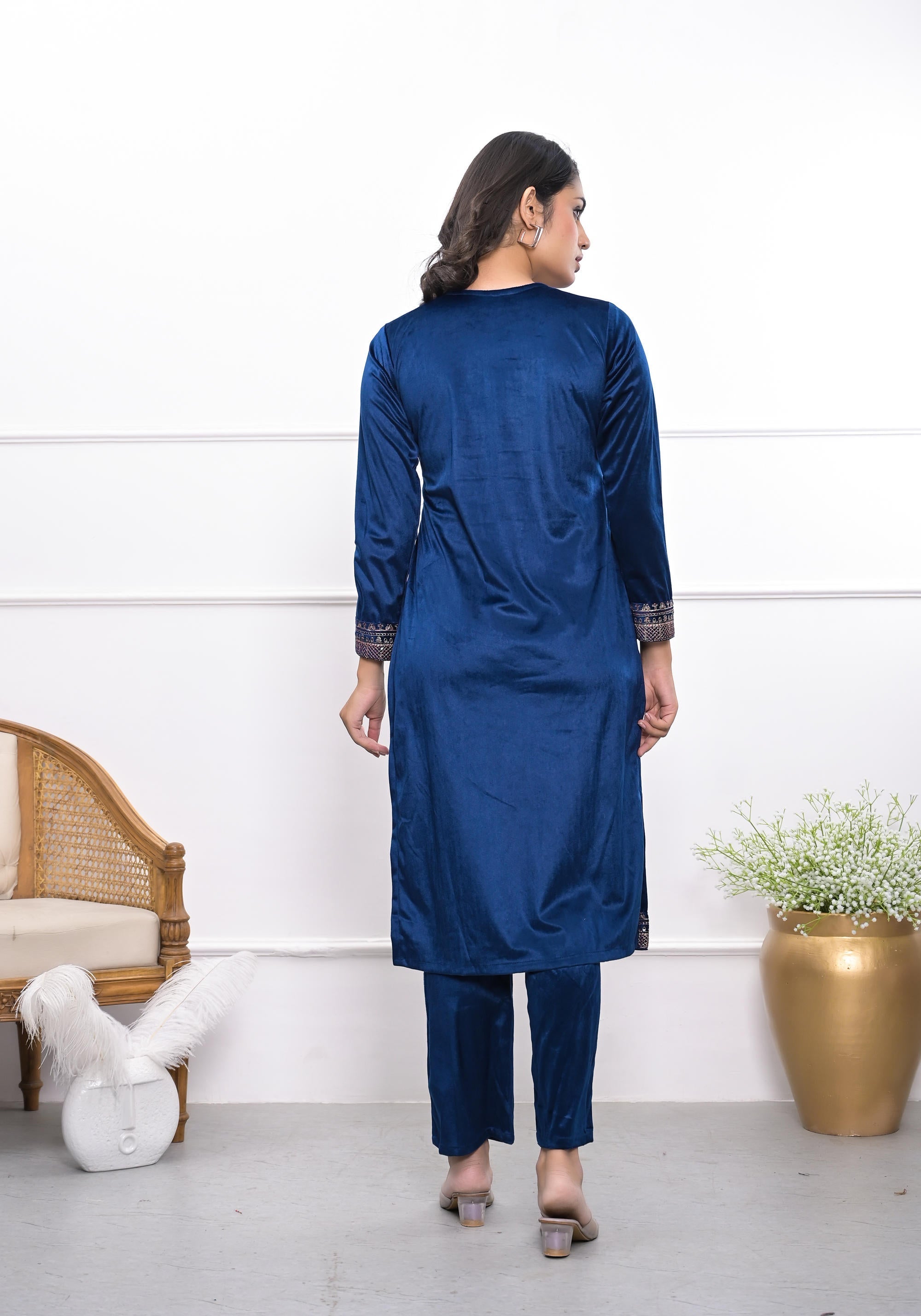 Velvet Blue Kurta & Pant Set with Thread Work & Sequins | DesiQlo