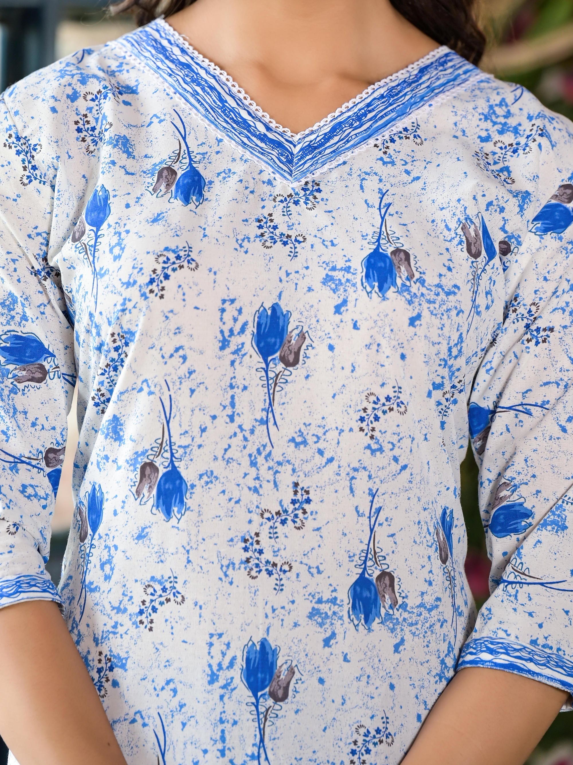 Blue Floral Printed Cotton Kurta & Pant Set With Lace | DesiQlo