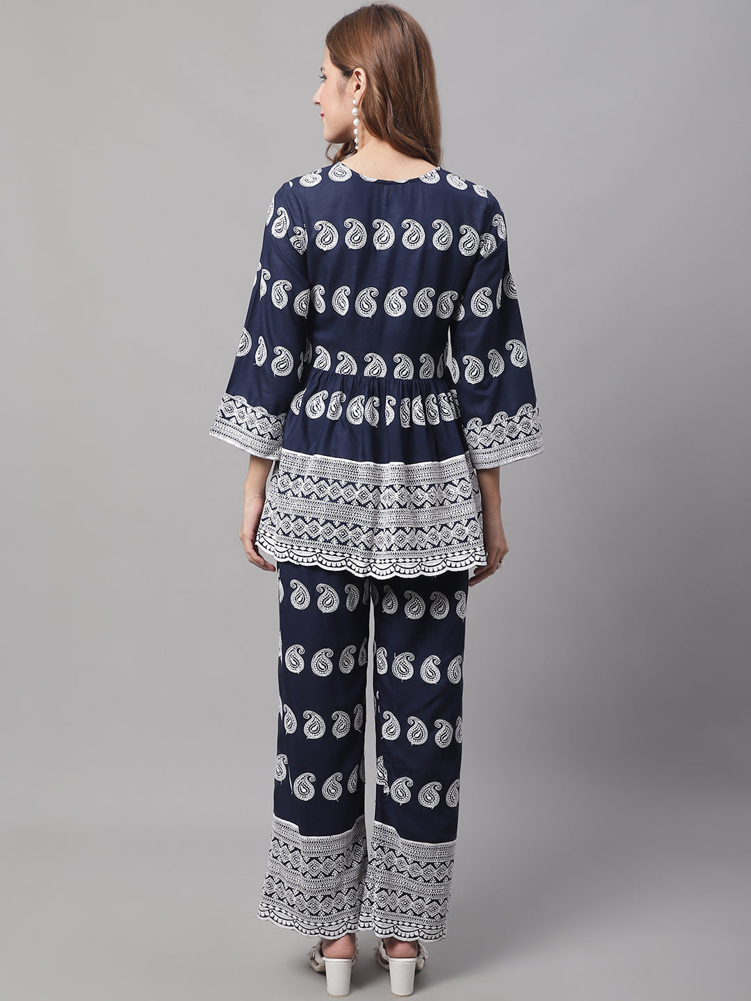 DesiQlo Women Embroidered Women Co-ords set - Blue