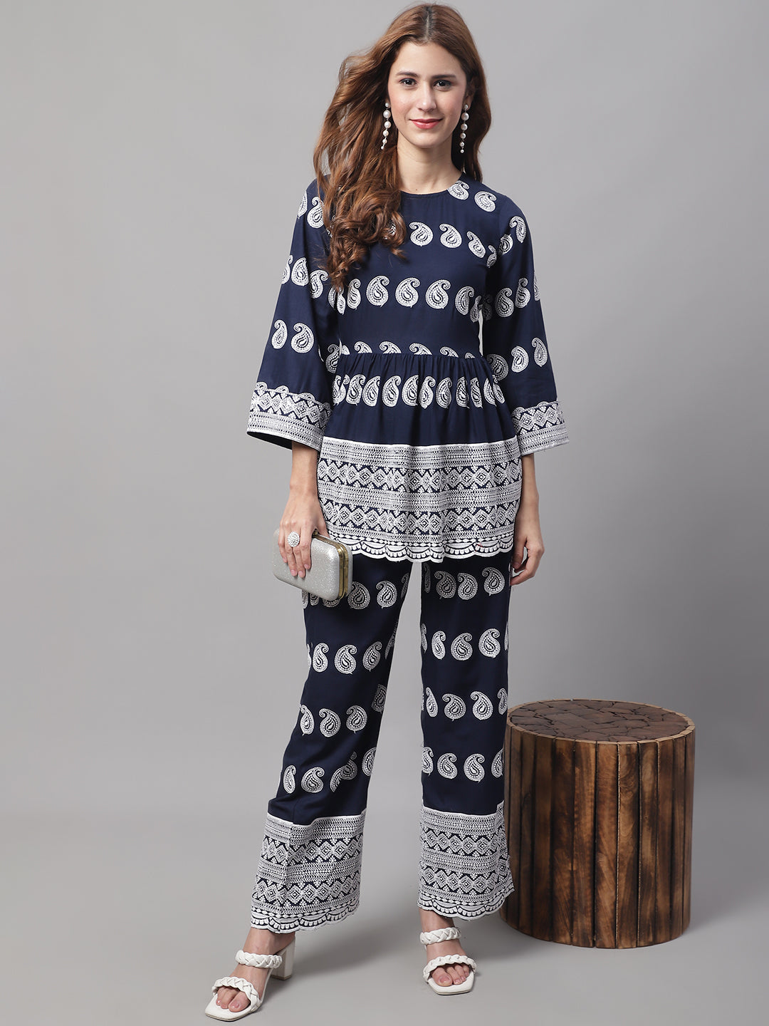 DesiQlo Women Embroidered Women Co-ords set - Blue