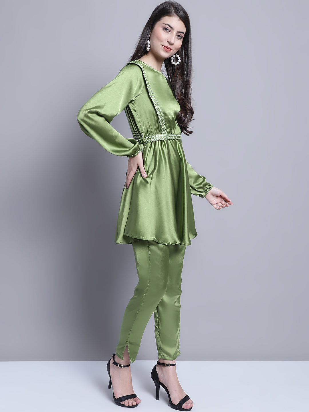 DesiQlo Women Embroidered Women Co-ords set - Green
