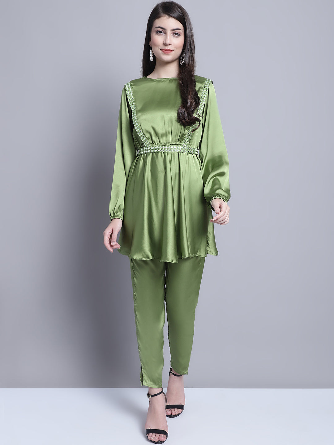 DesiQlo Women Embroidered Women Co-ords set - Green