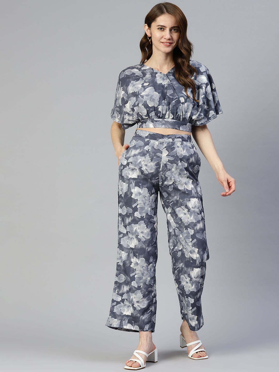 DesiQlo Women Printed Women Co-ords set - Grey