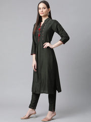 Women Green & Beige Self Design Kurta with Trousers & Dupatta ( JOKS D13GB 1350 Green )