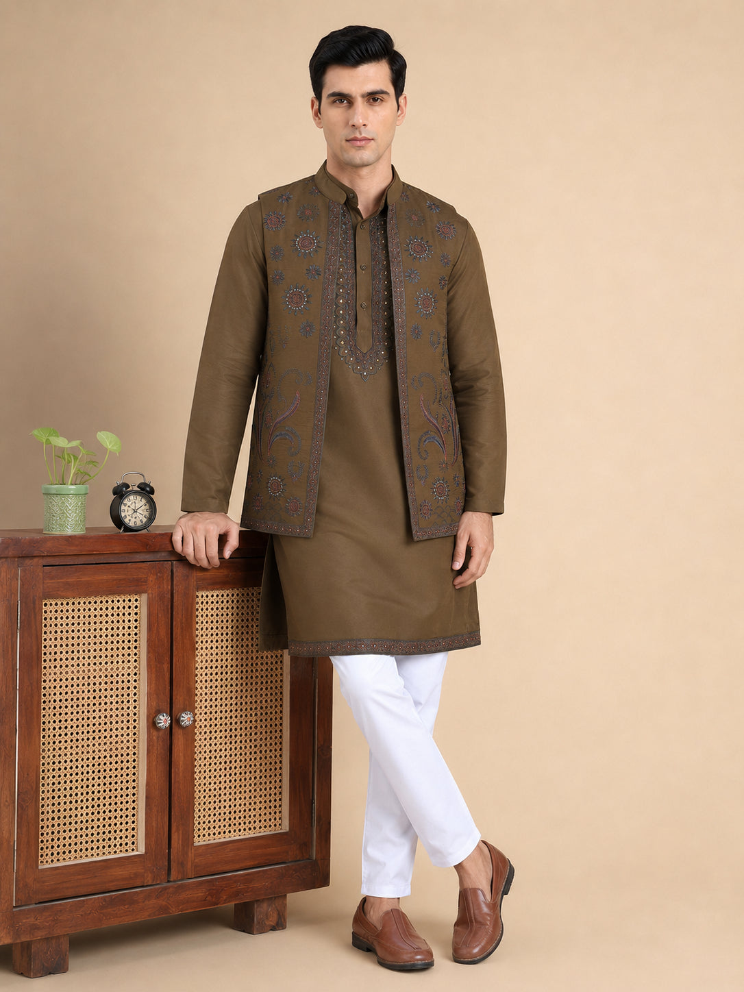 DesiQlo Men Embroidered Nehru Jacket and Kurta Pyjama S - JOKPWCS_W_51