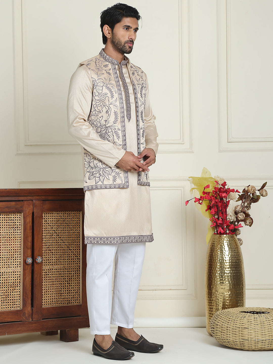 DesiQlo Men Embroidered Nehru Jacket and Kurta Pyjama S - JO 6cream