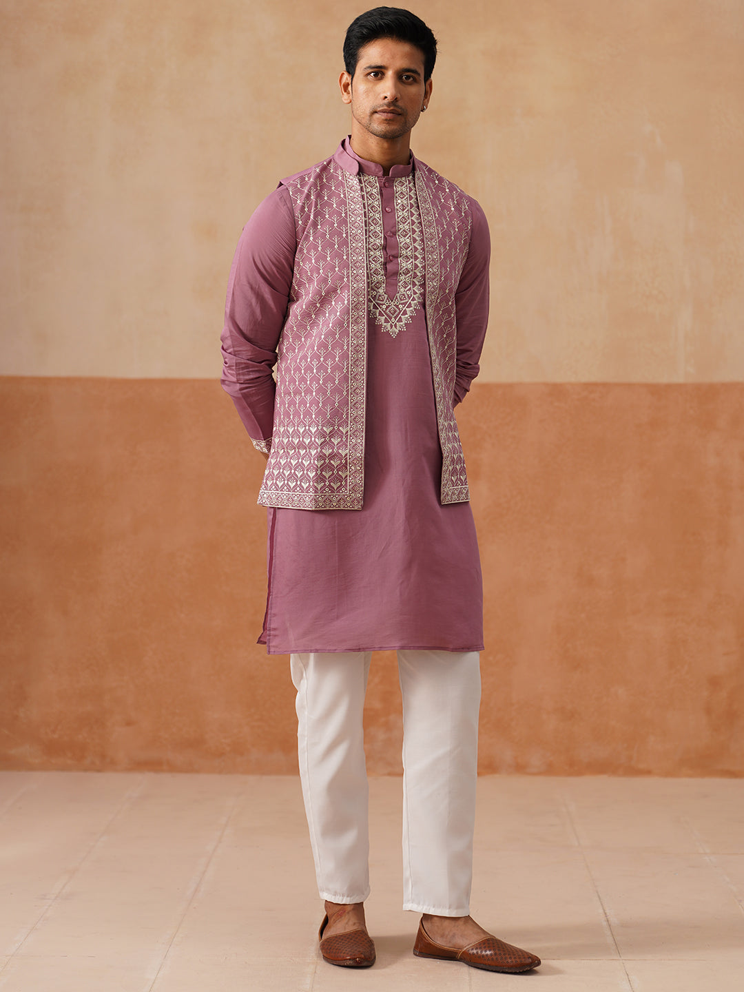 DesiQlo Men Embroidered Nehru Jacket and Kurta Pyjama S - JO agenta