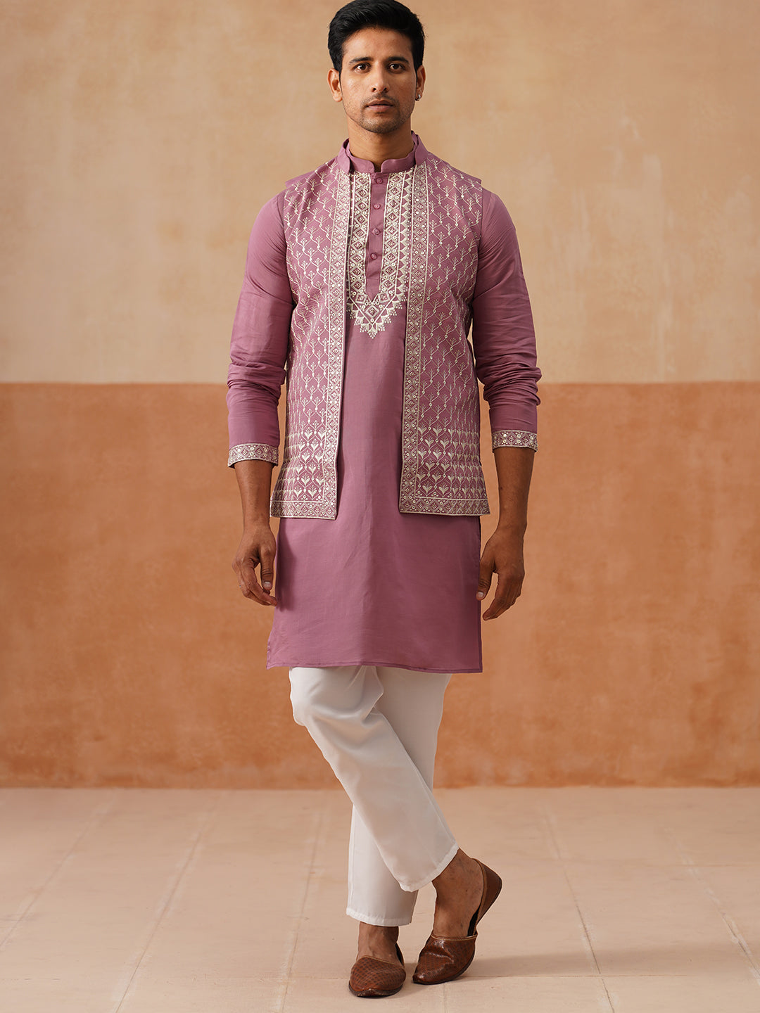 DesiQlo Men Embroidered Nehru Jacket and Kurta Pyjama S - JO agenta