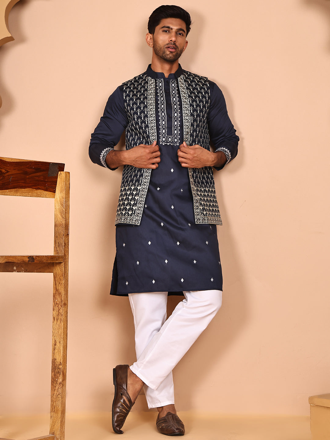 Classic Magenta Kurta Pyjama With Embroidered Waistcoat ( JOKPWCS 5262 Navy ) [FF] [N-9-11]