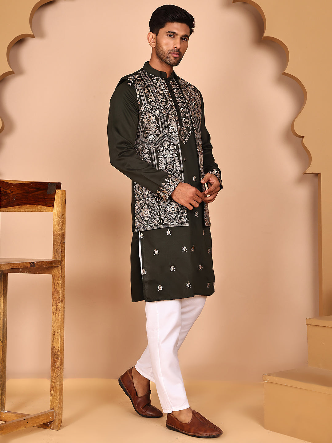 DesiQlo Men Embroidered Nehru Jacket and Kurta Pyjama S - JOKPWCS_5277