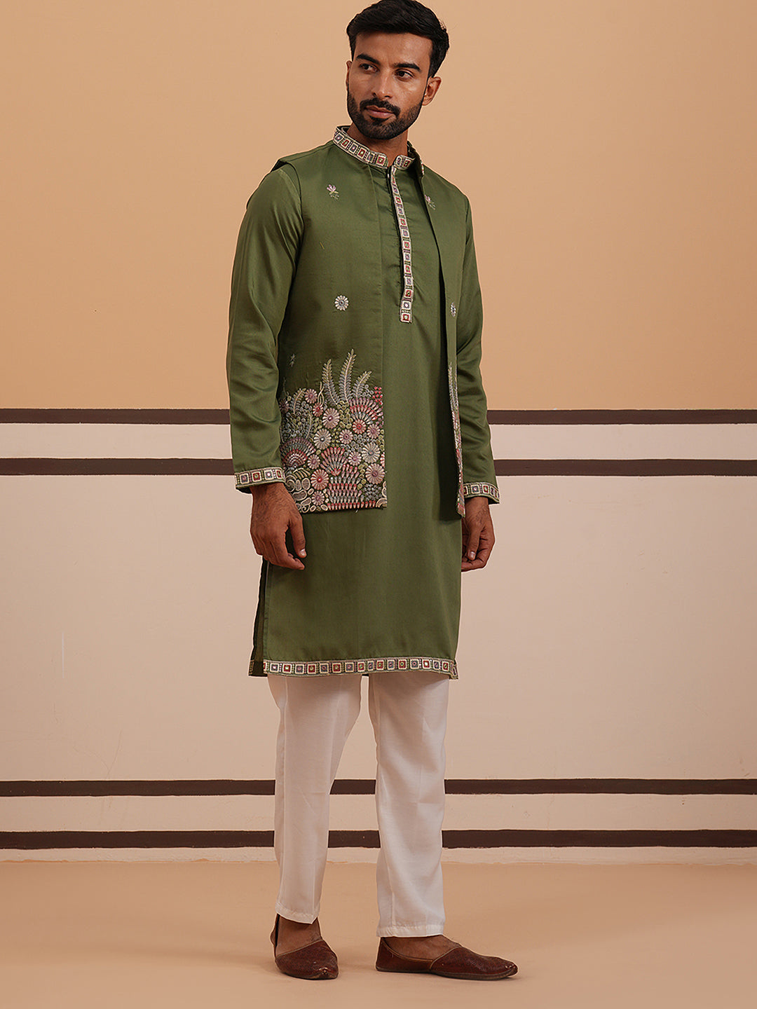 DesiQlo Men Embroidered Nehru Jacket and Kurta Pyjama S - JO 7olive