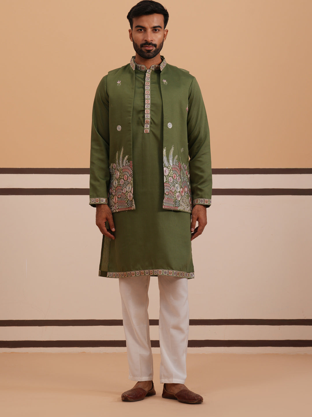 DesiQlo Men Embroidered Nehru Jacket and Kurta Pyjama S - JO 7olive