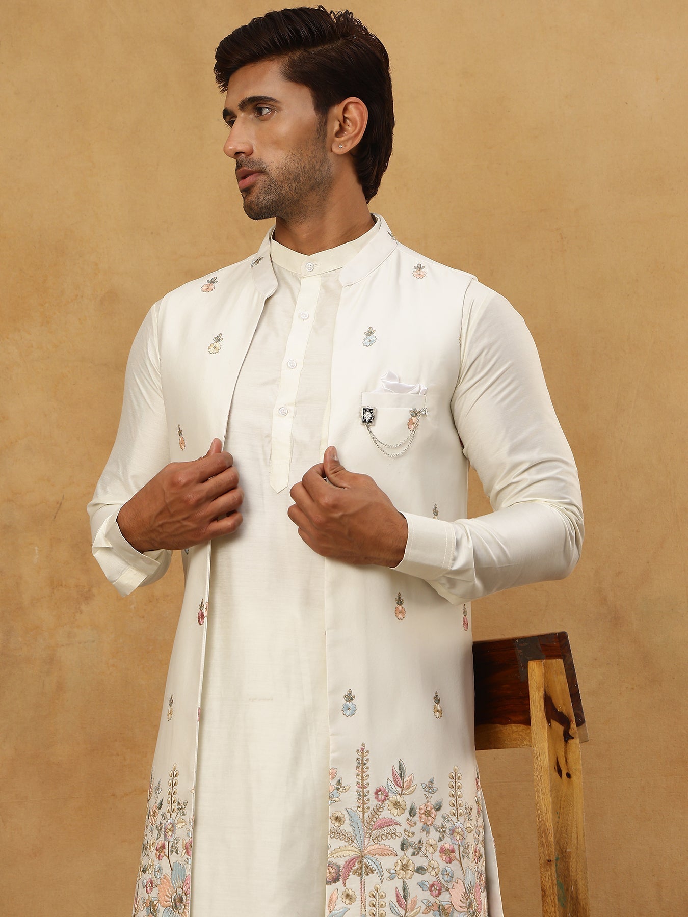 DesiQlo Men Embroidered Nehru Jacket and Kurta Pyjama S - 65KPWCS_592W
