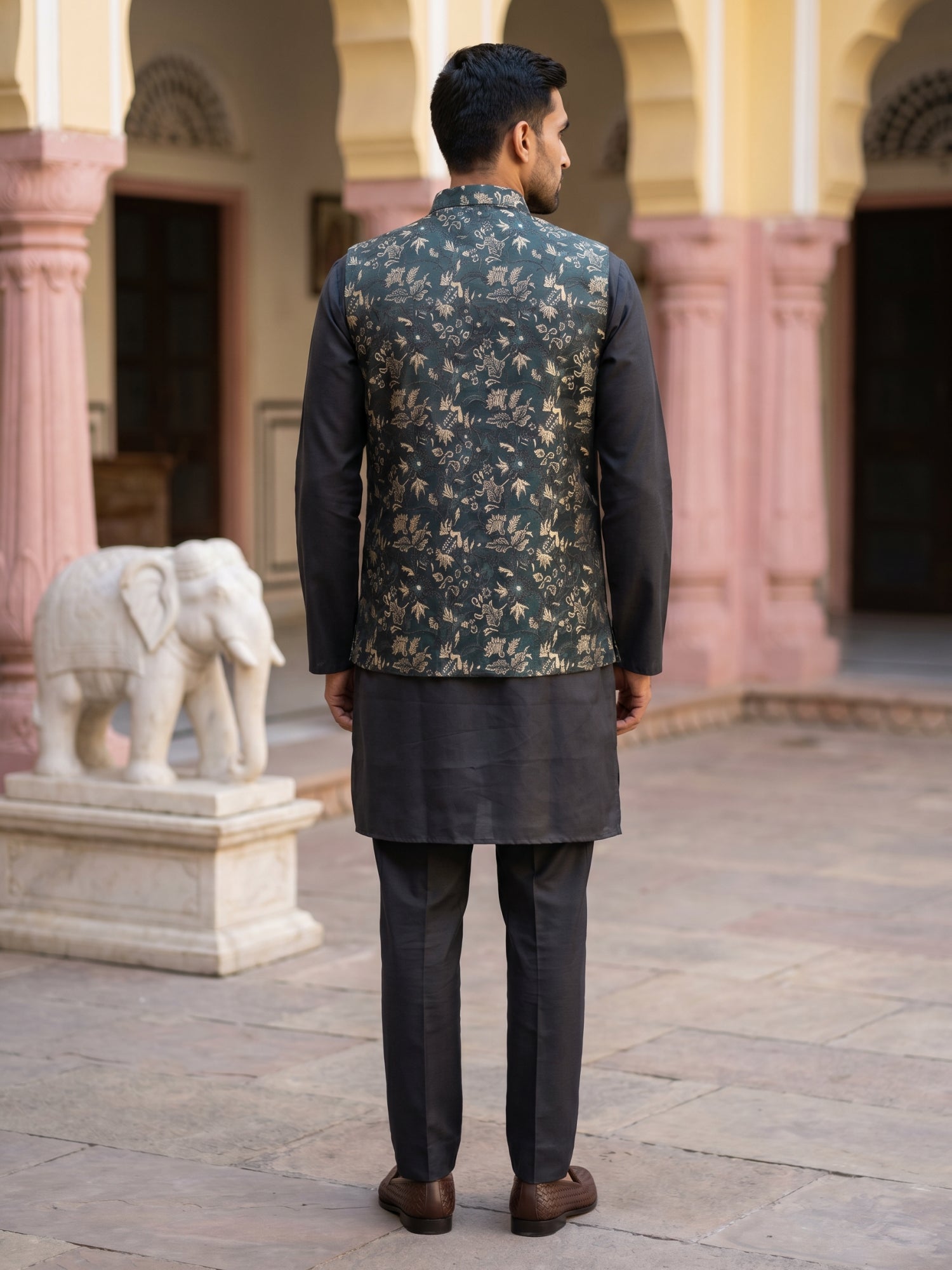 DesiQlo Men Self Design Nehru Jacket and Kurta Pyjama Set - Green